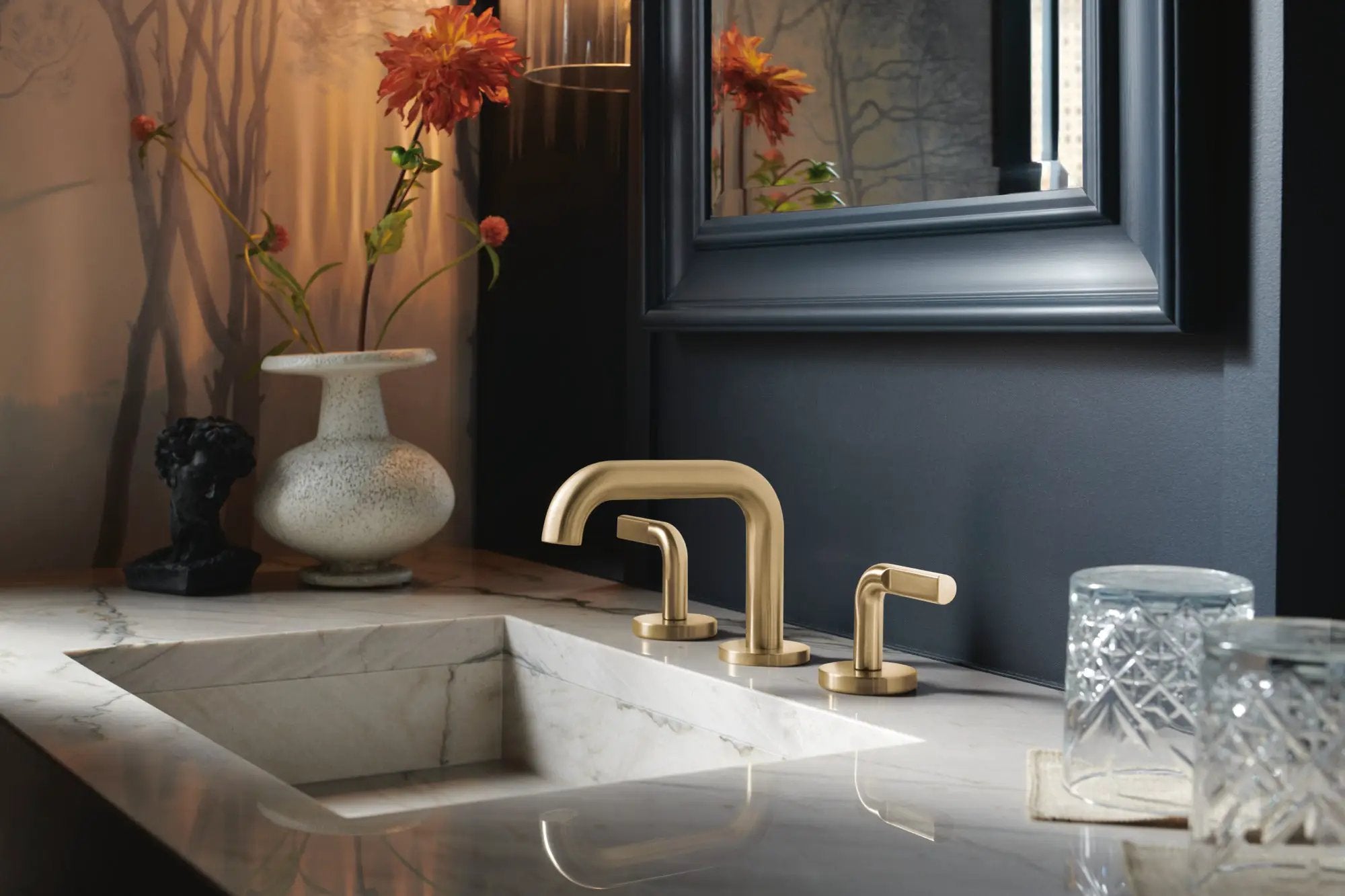 luxe gold lavatory faucet