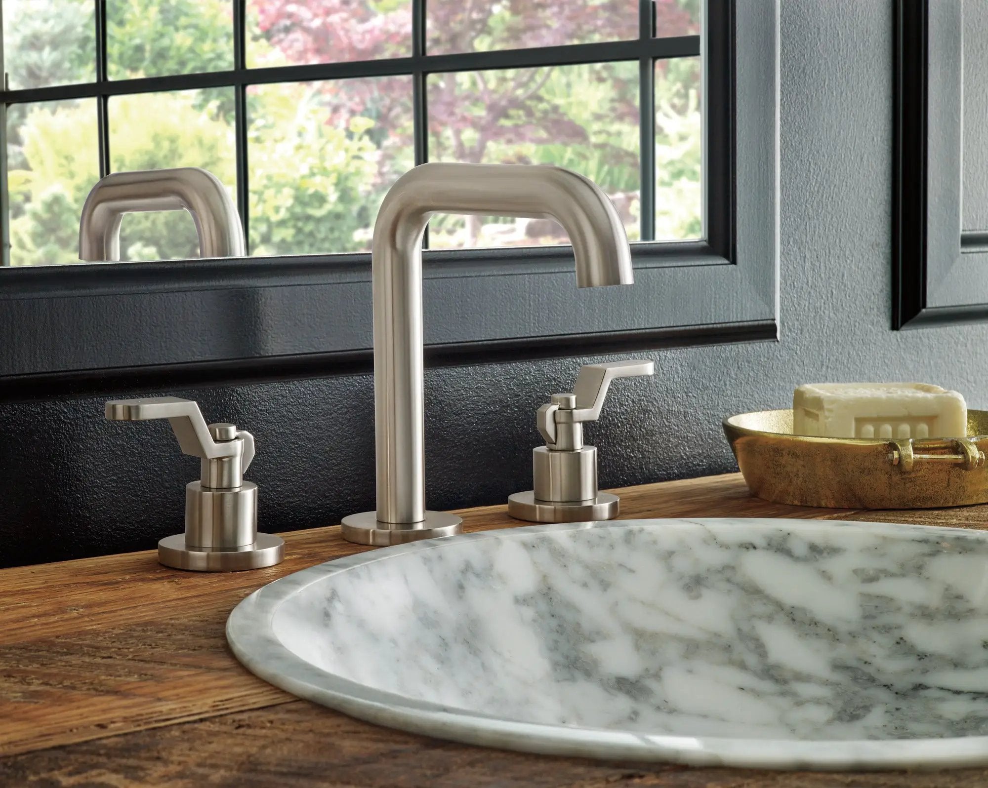 luxe nickel towel bar