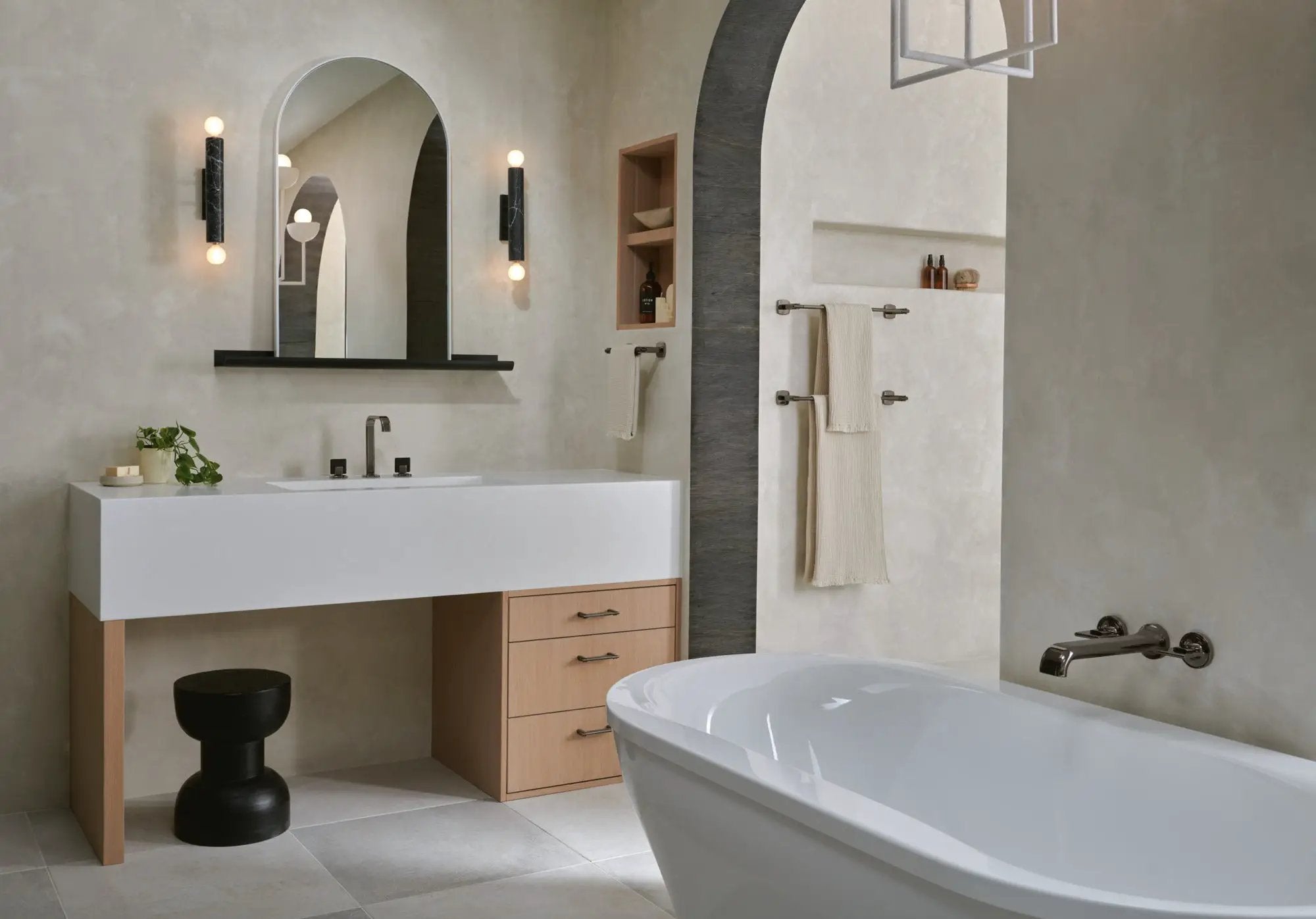 brilliance black onyx tub filler