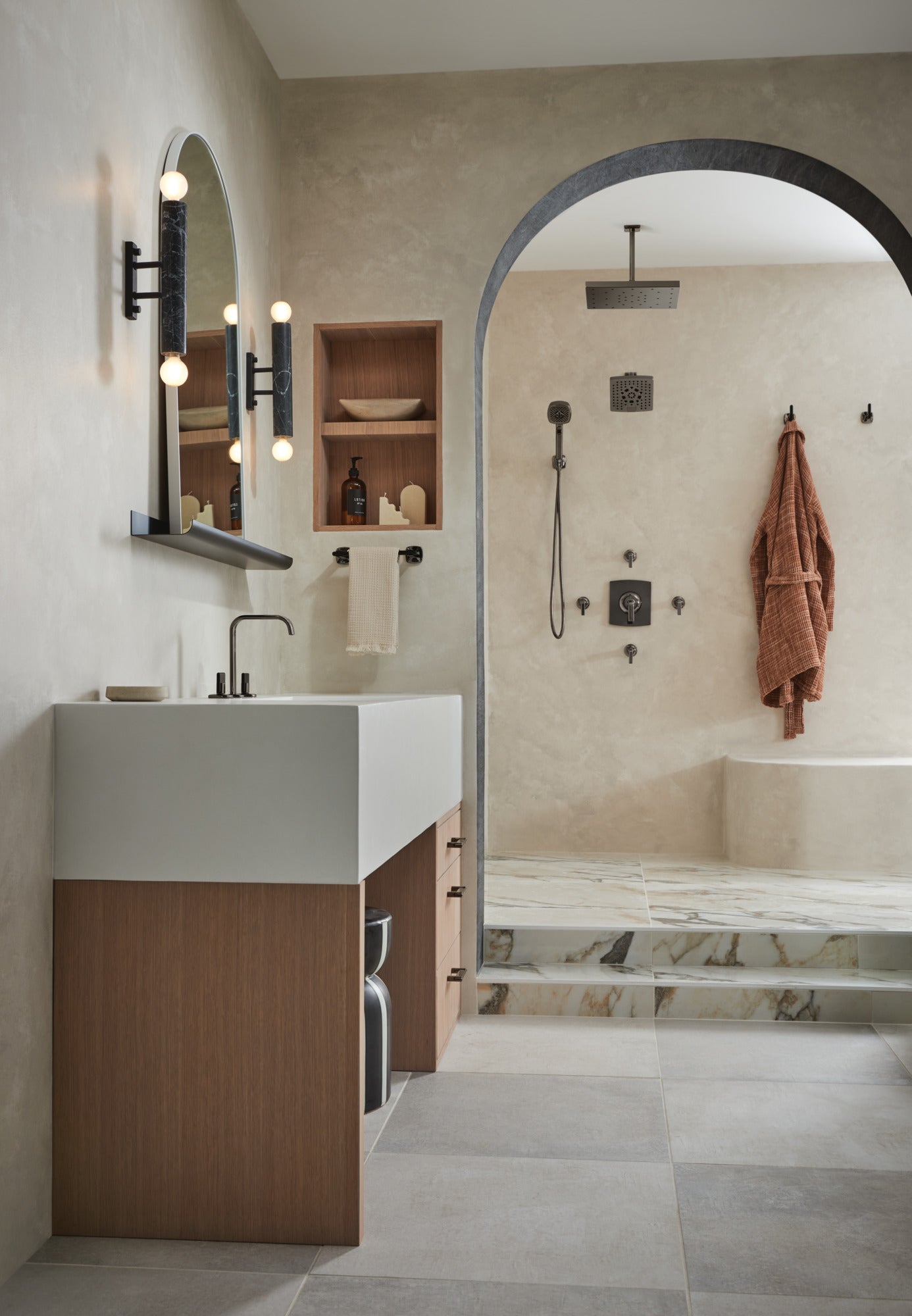 brilliance black onyx lavatory faucet