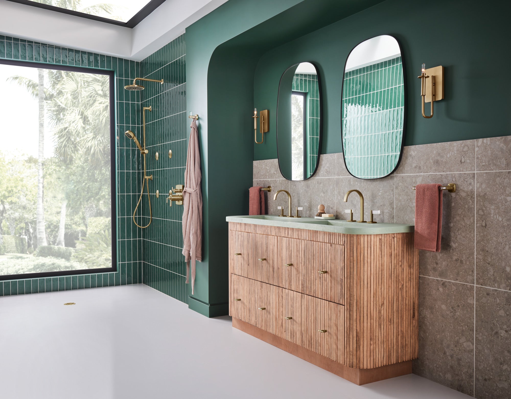 luxe gold lavatory faucet