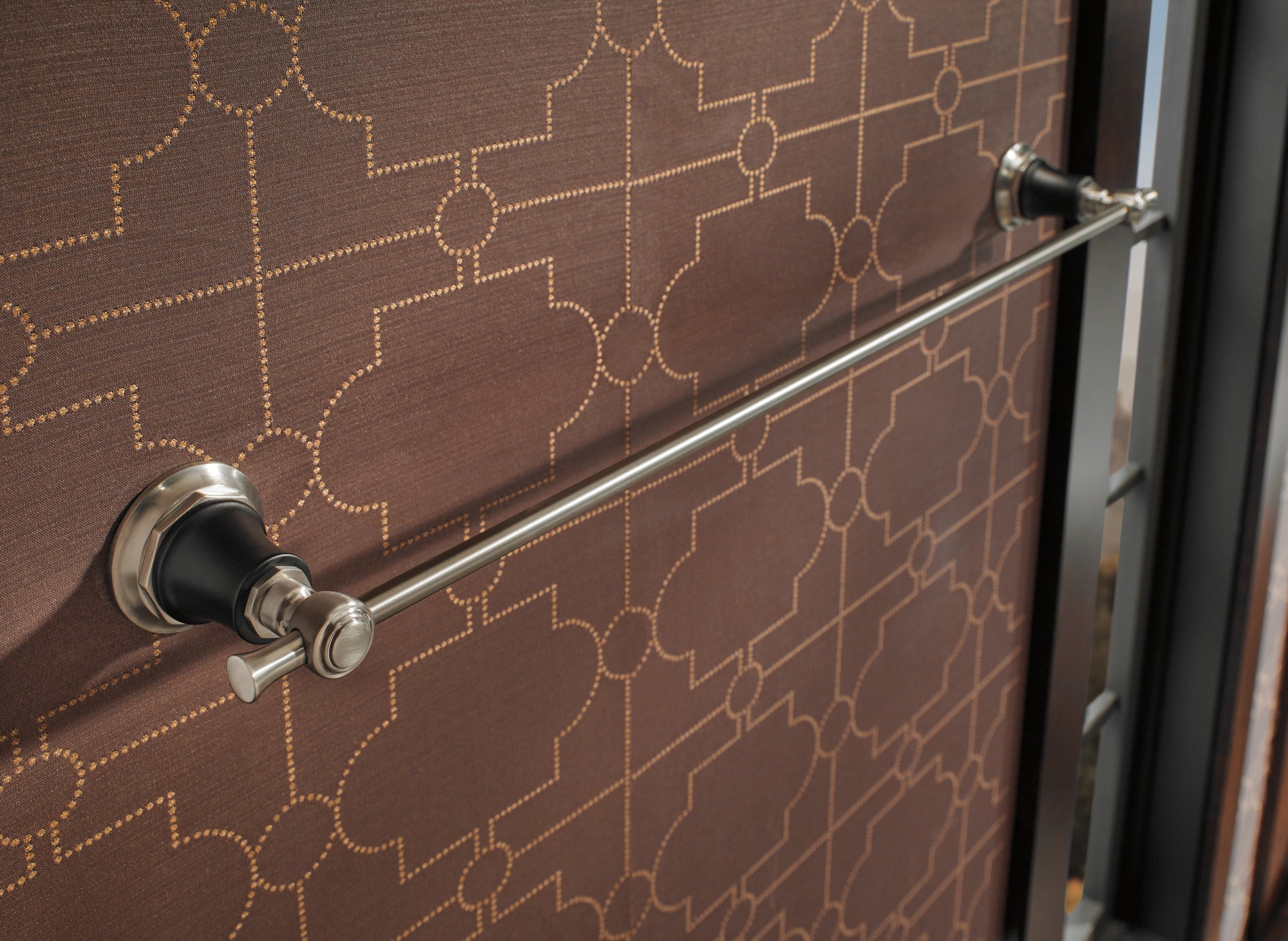 luxe nickel /matte black towel bar