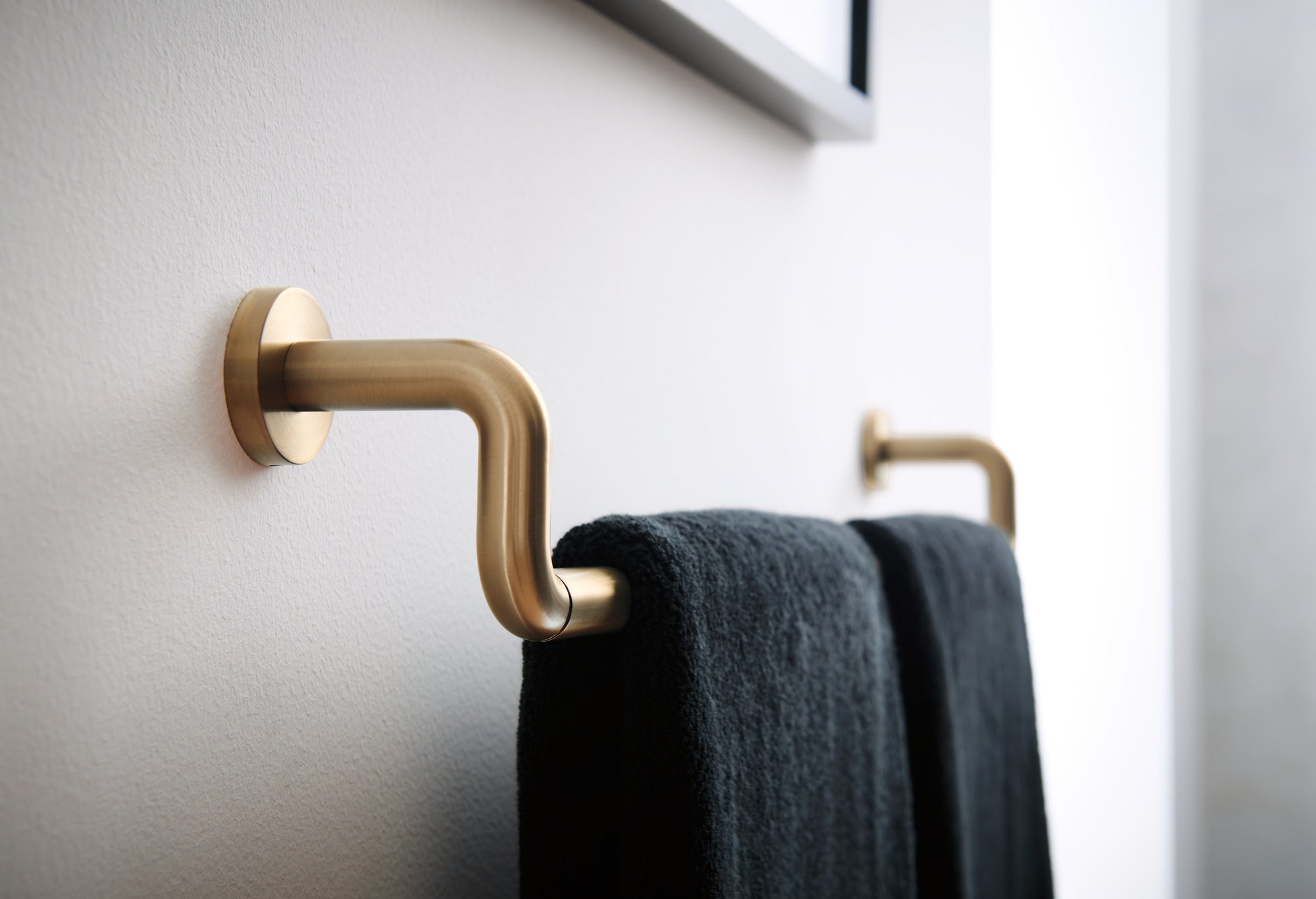 luxe gold towel bar