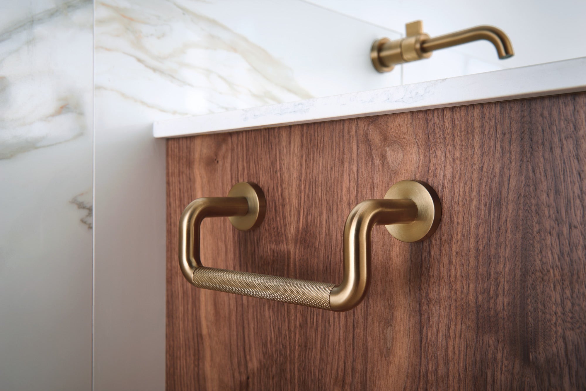 luxe gold towel bar