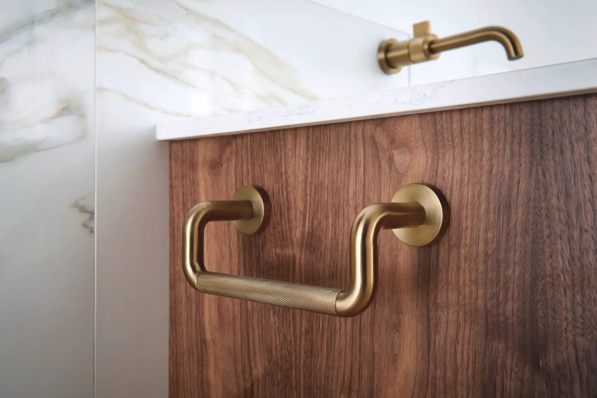 luxe gold towel bar