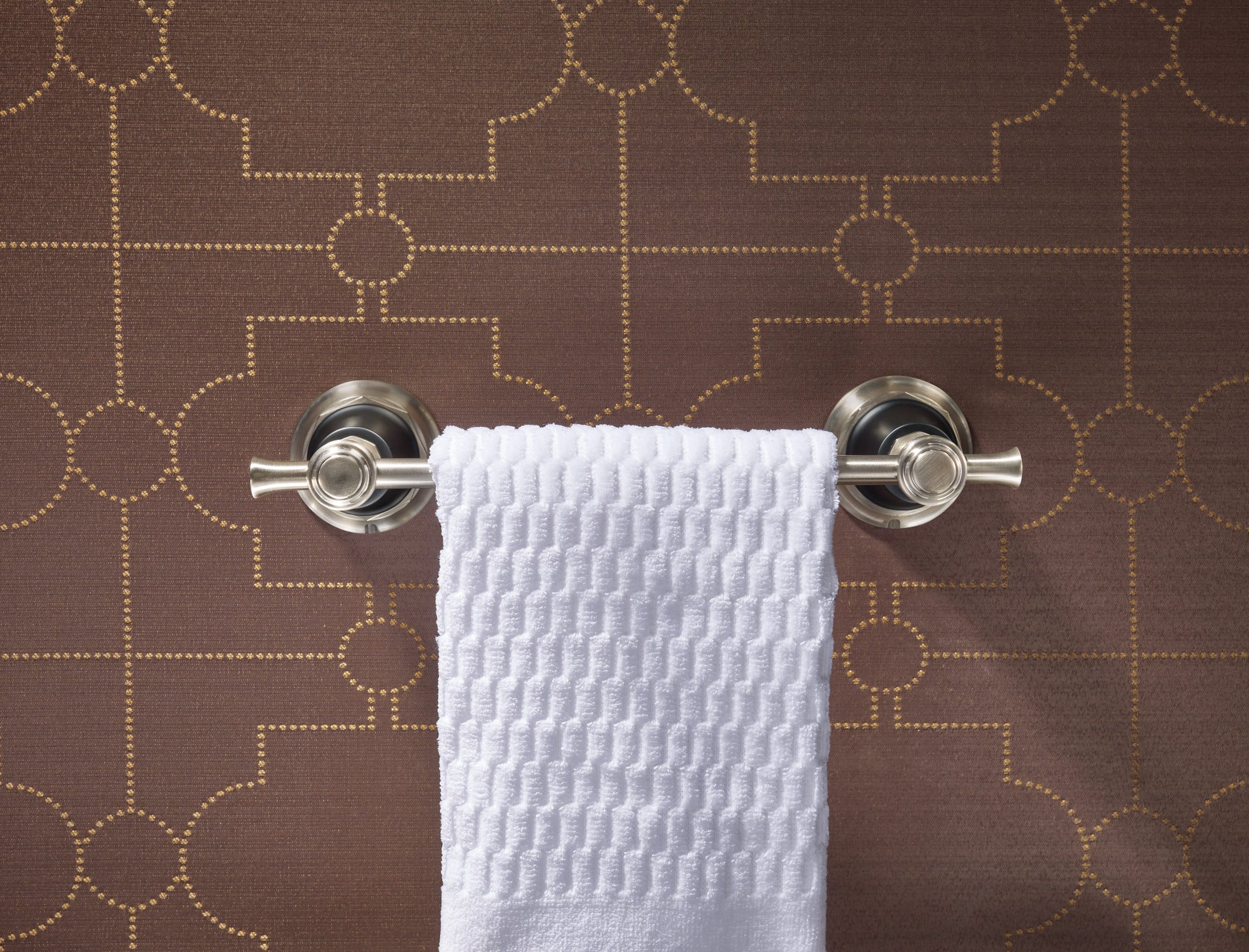 luxe nickel /matte black towel bar