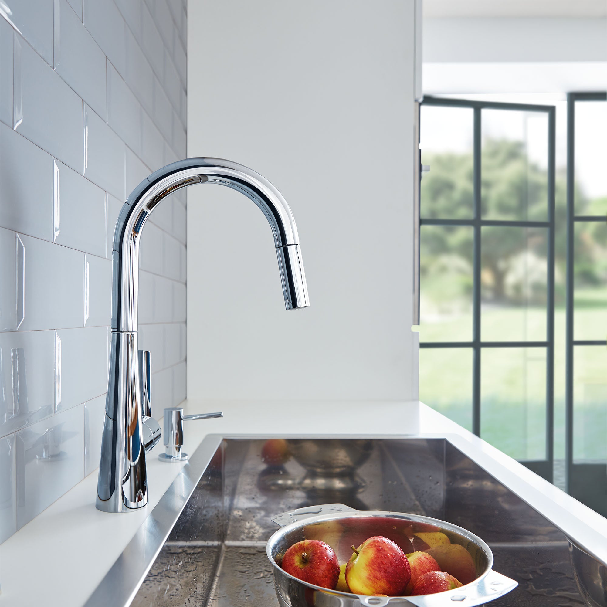 starlight chrome kitchen faucet