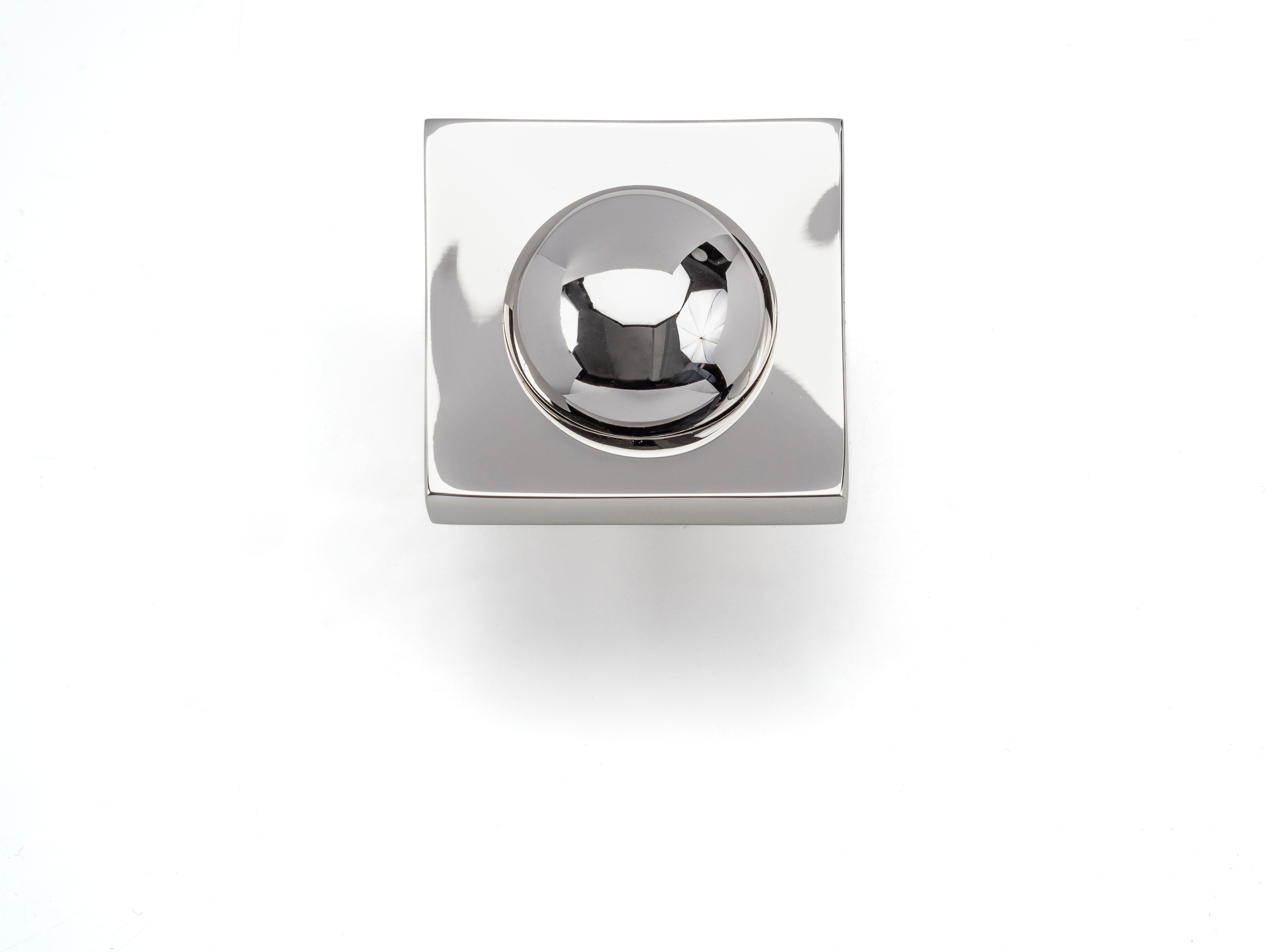 Lisa Jarvis Lex Knob