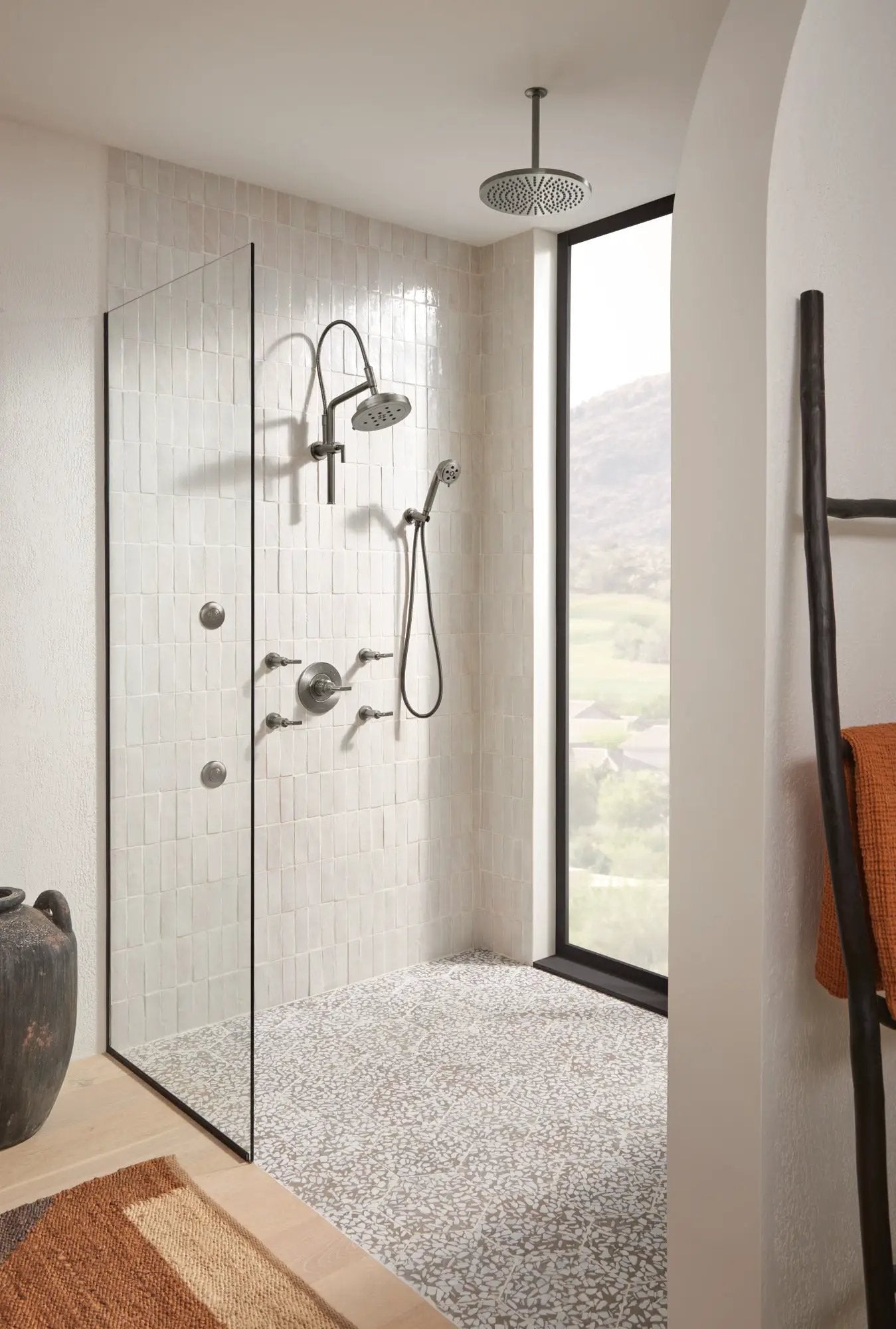 luxe steel shower head