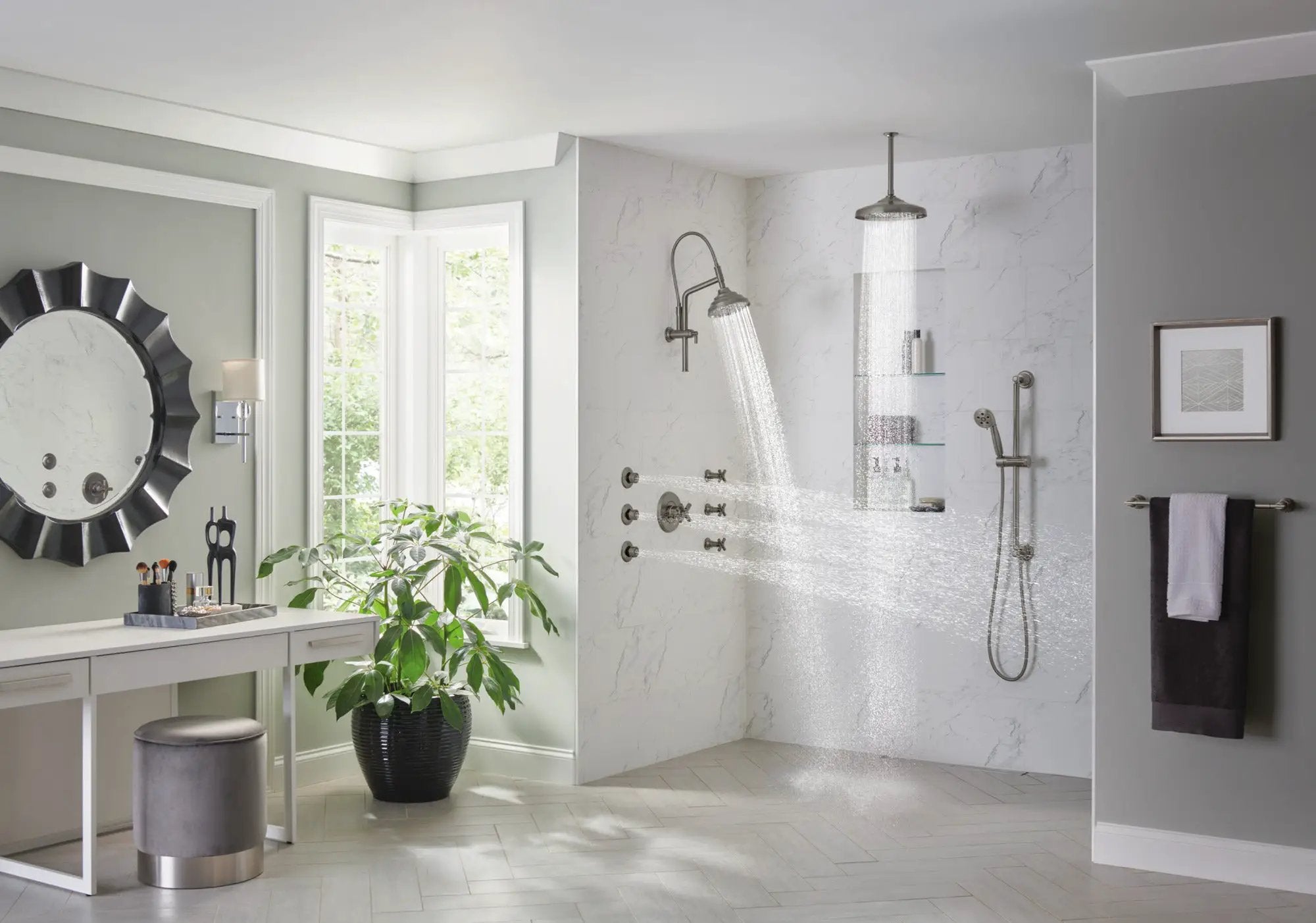 luxe steel shower head