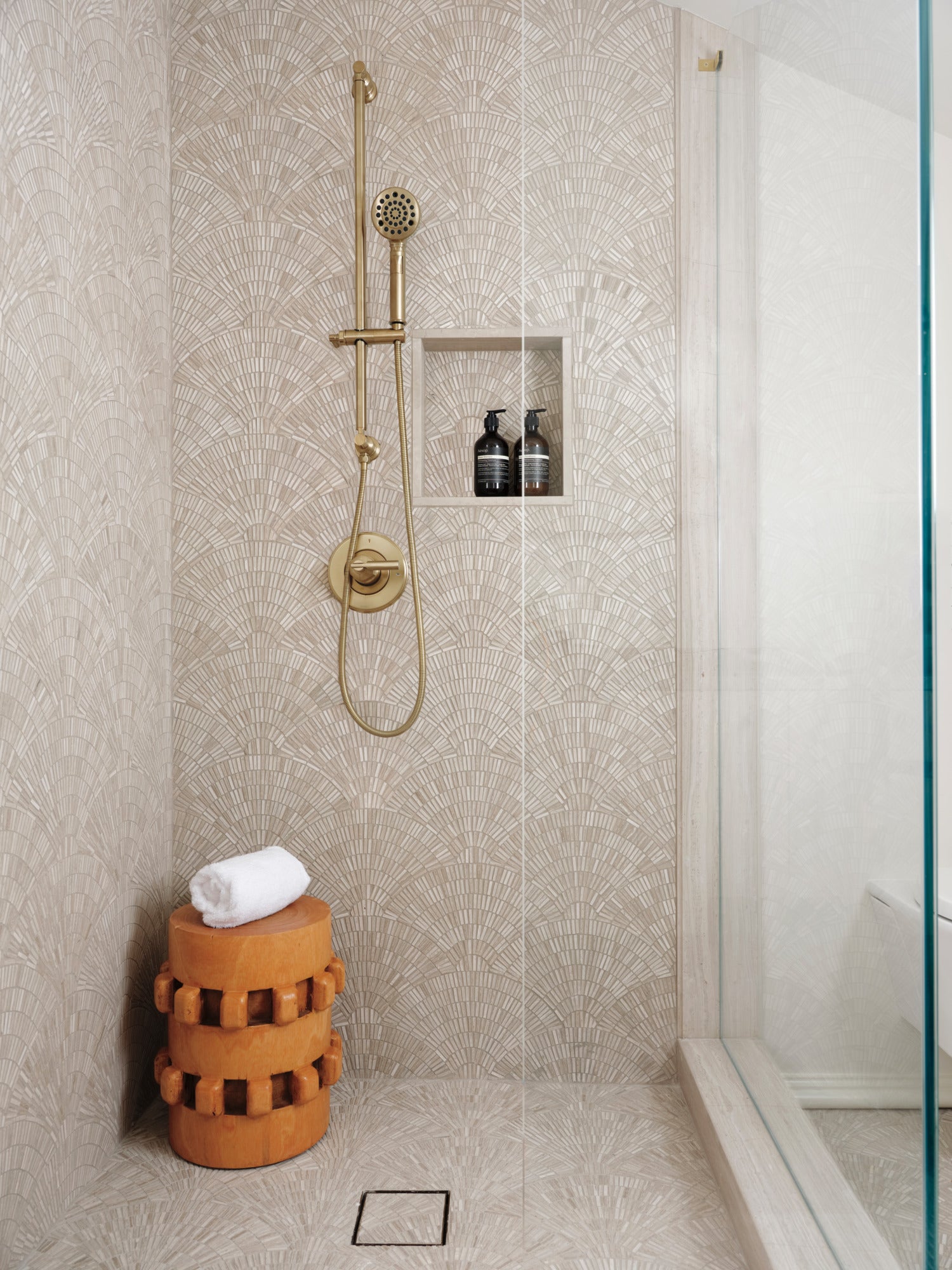 luxe gold handshower