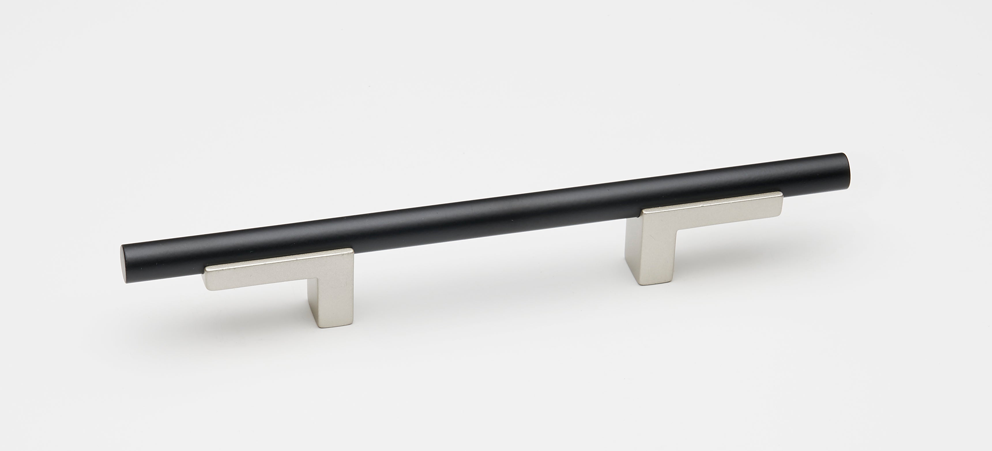 Alno Vita Bella 3 1/2" Pull Smooth Bar