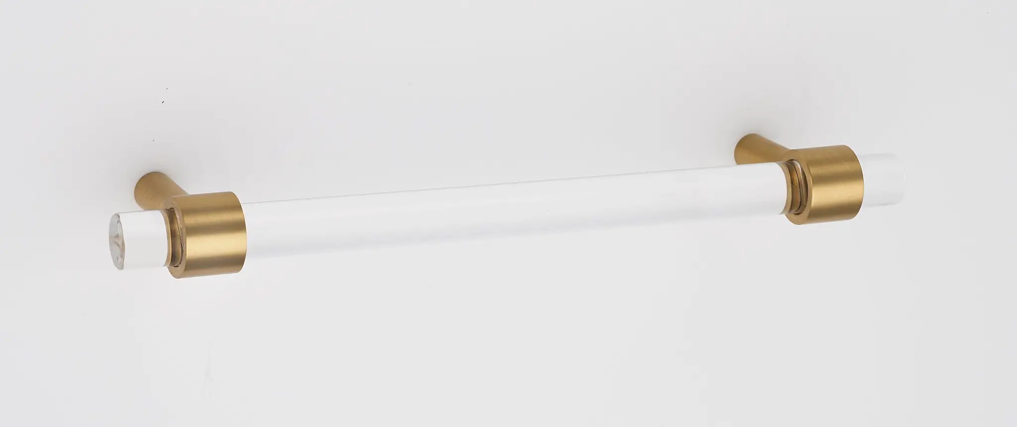 Alno Contemporary Acrylic 8" Pull by Alno