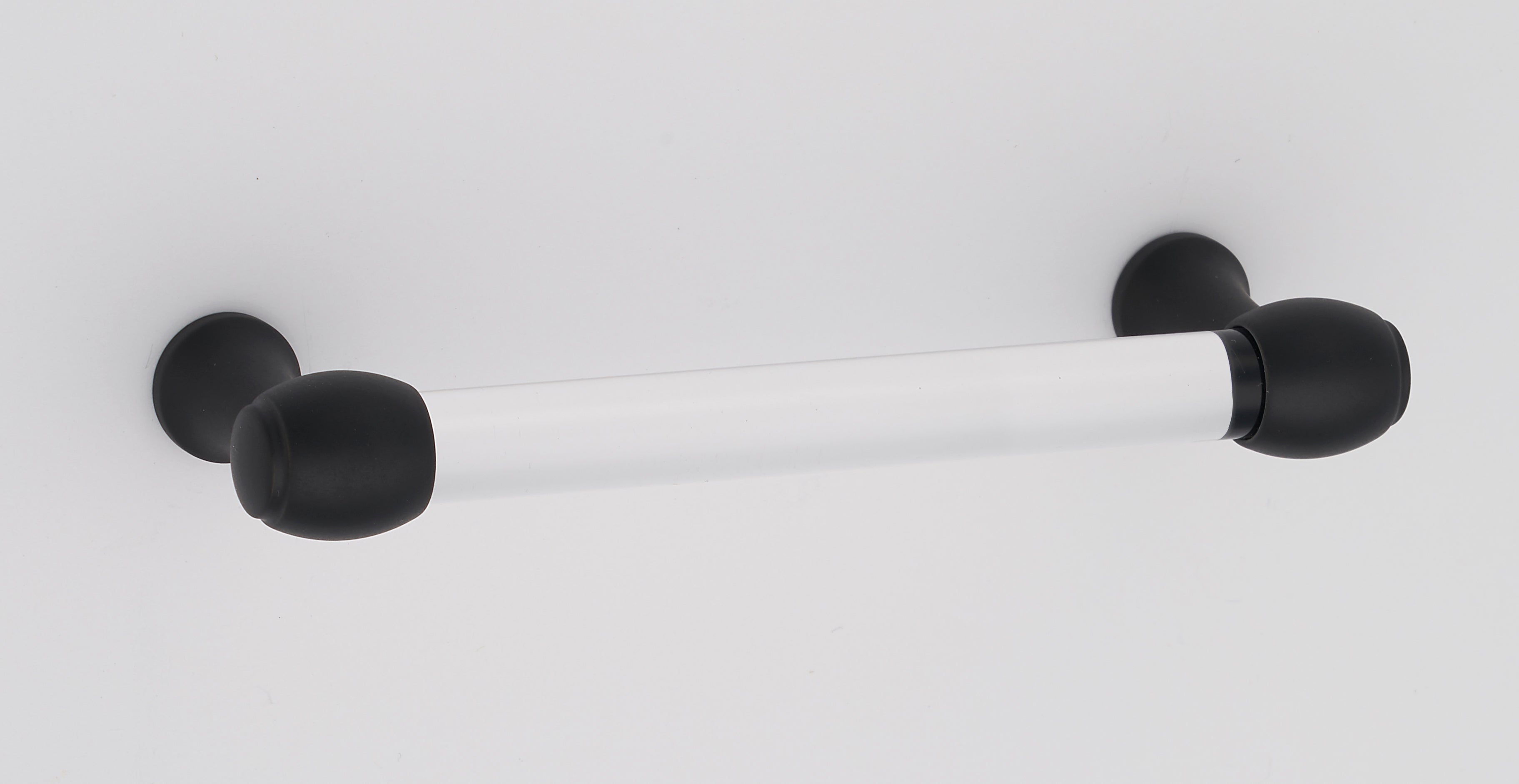 Alno Royale Acrylic 3 1/2" Pull