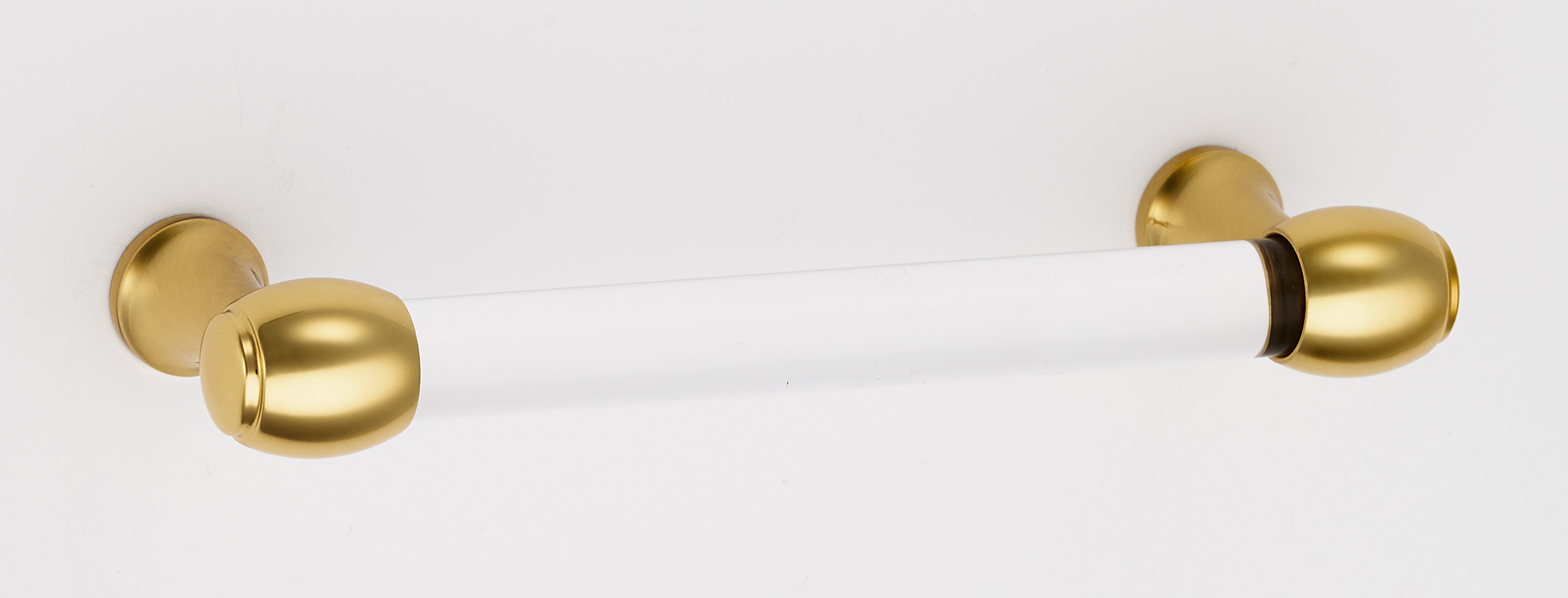 Alno Royale Acrylic 3 1/2" Pull