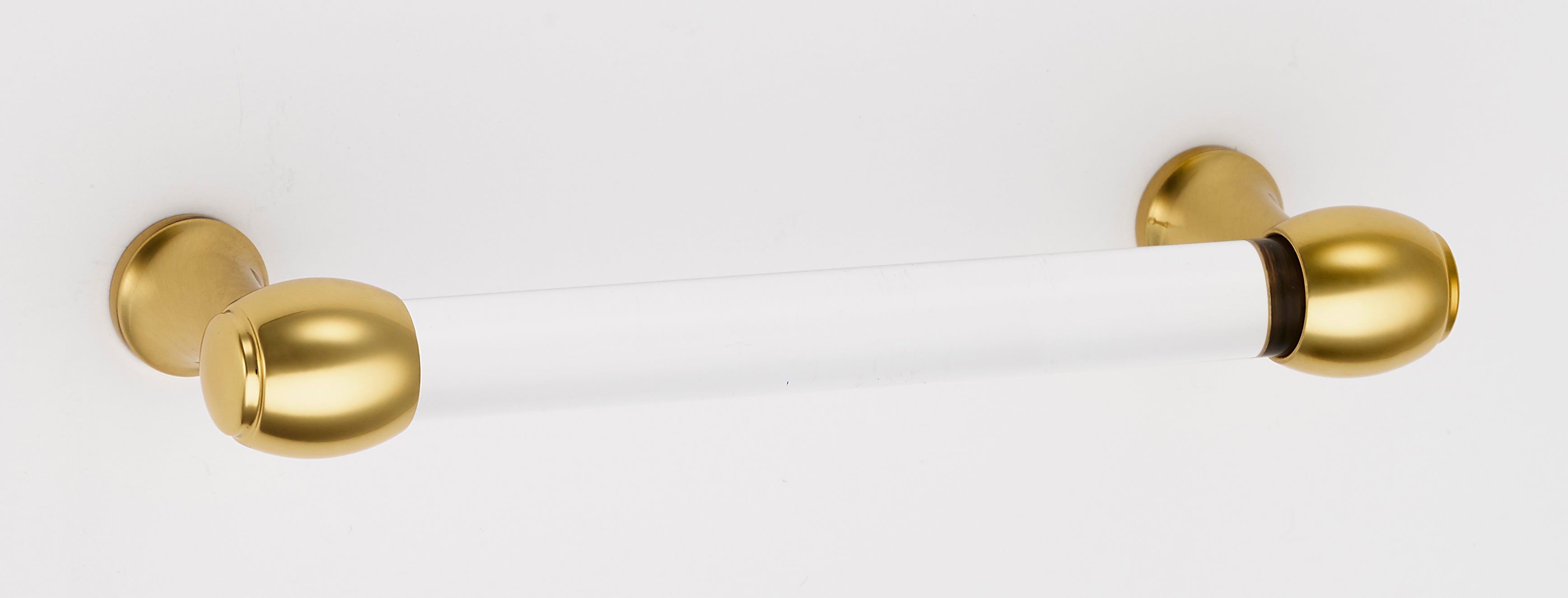 Alno Royale Acrylic 3 1/2" Pull