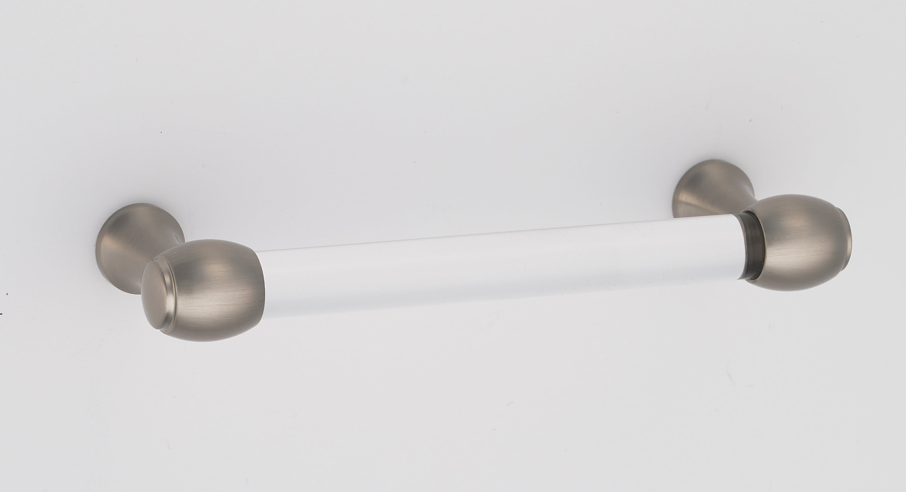 Alno Royale Acrylic 3 1/2" Pull