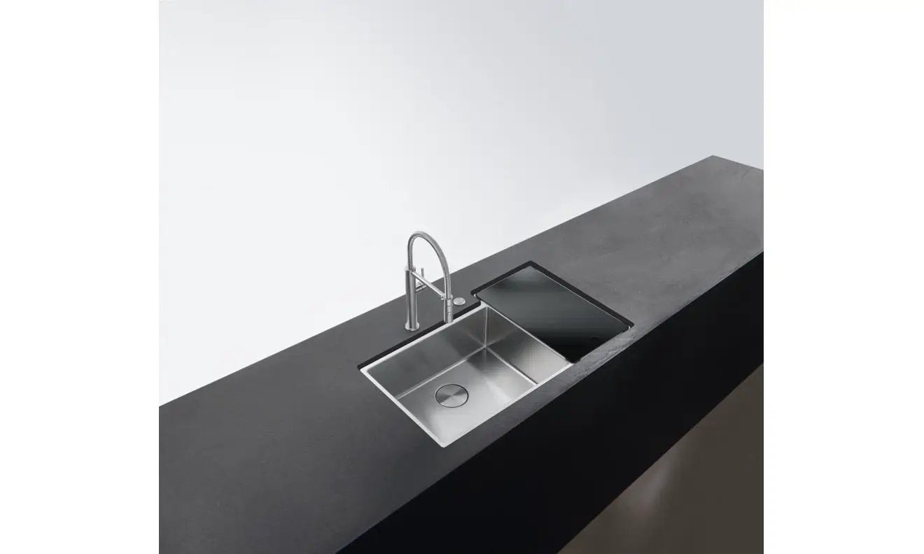 stainless steel sink