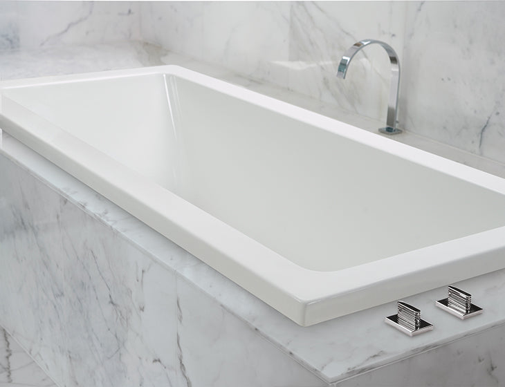 white bathtub