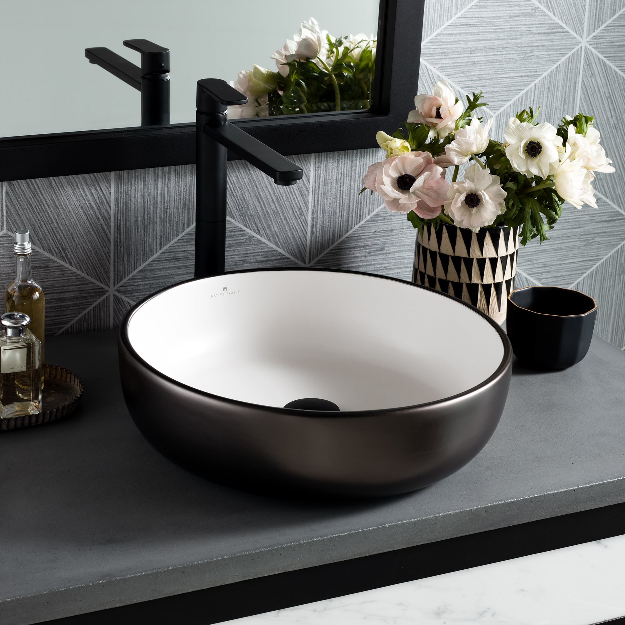 gunmetal/wht bathroom sink
