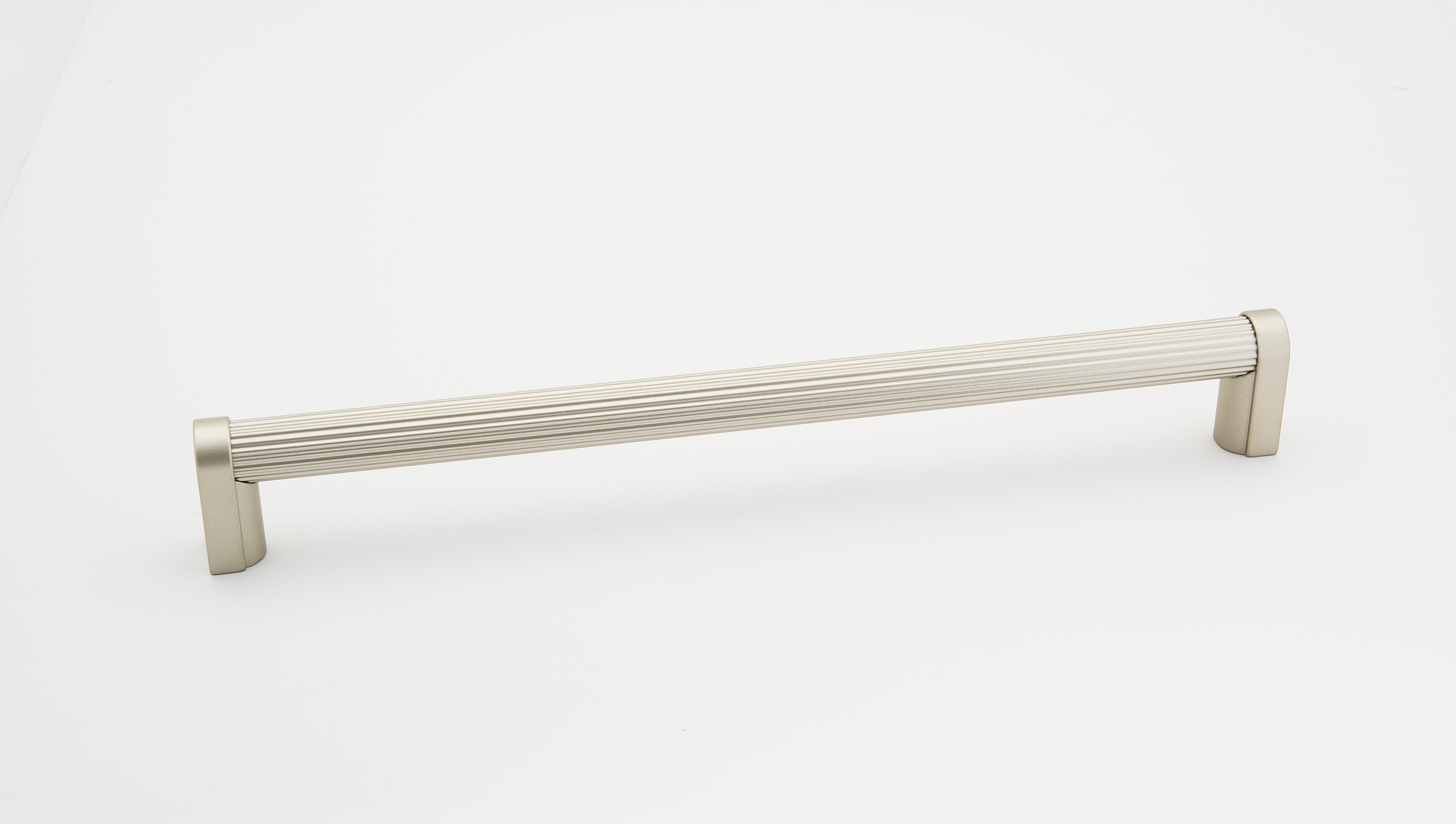 Alno Alta Moda 18" Appliance Pull Ribbed Bar