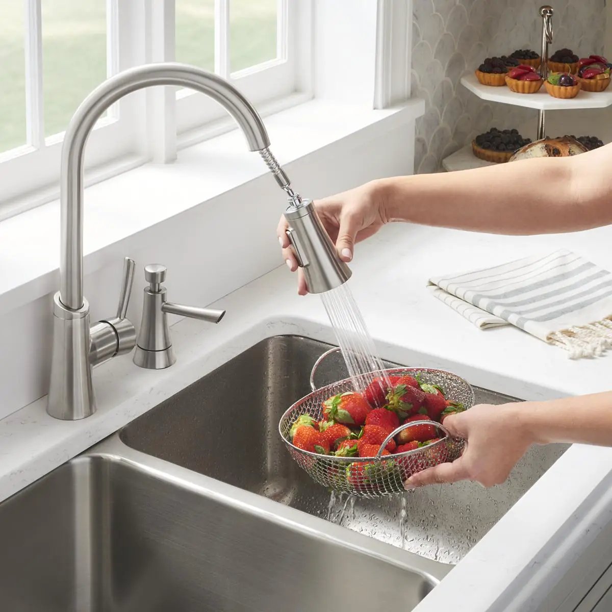 lustrous satin double bowl undermount sink