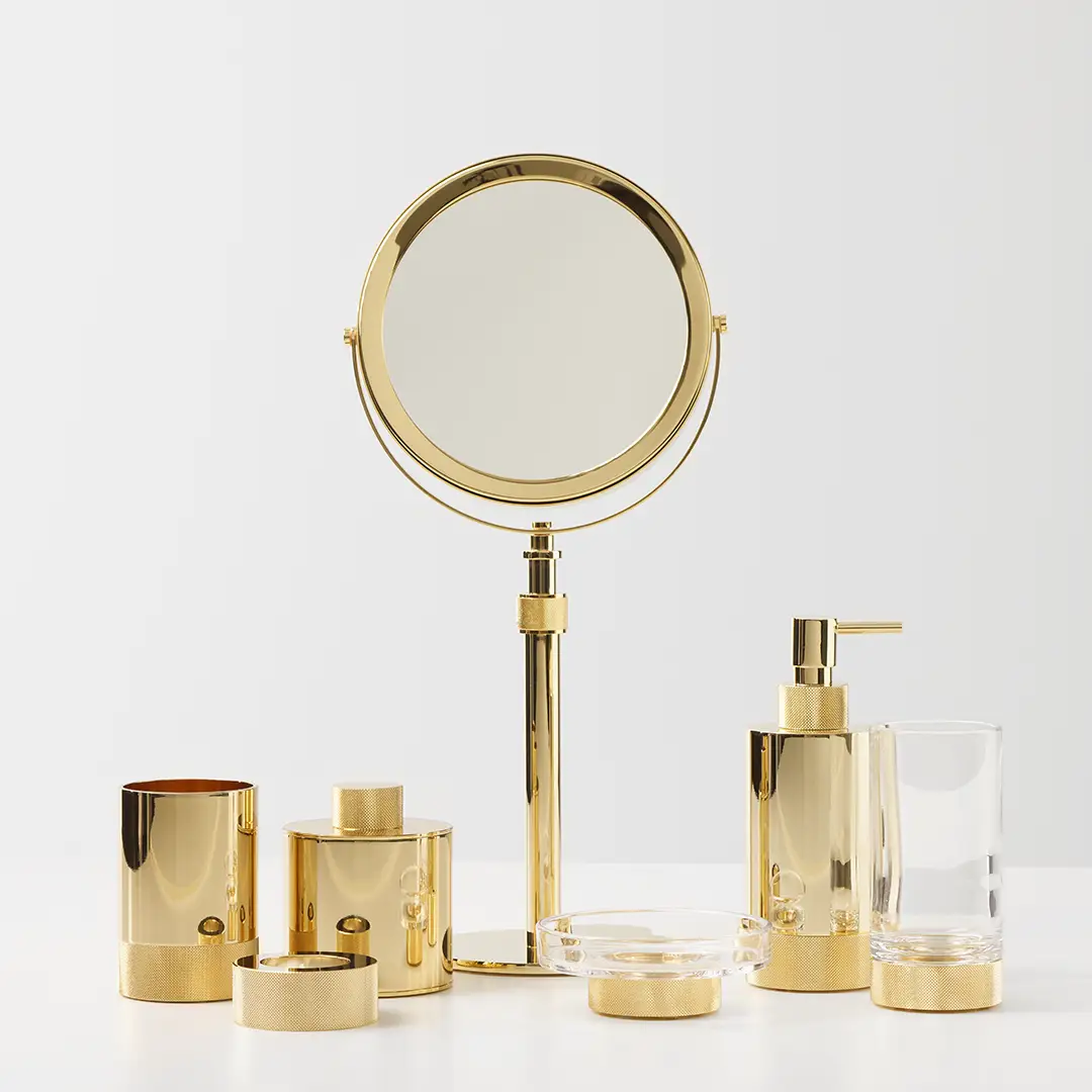 gold tumbler made of kristall