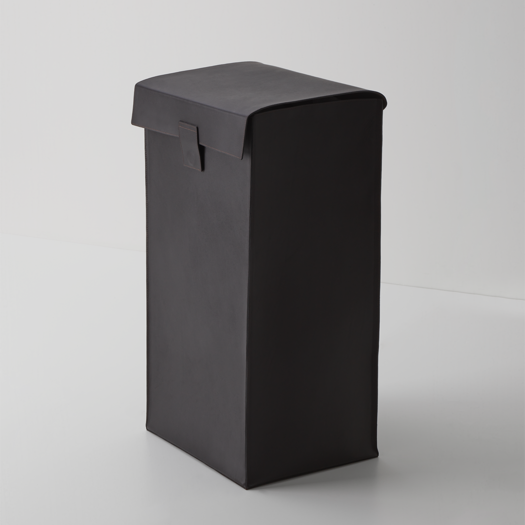 black/brown laundry with cover