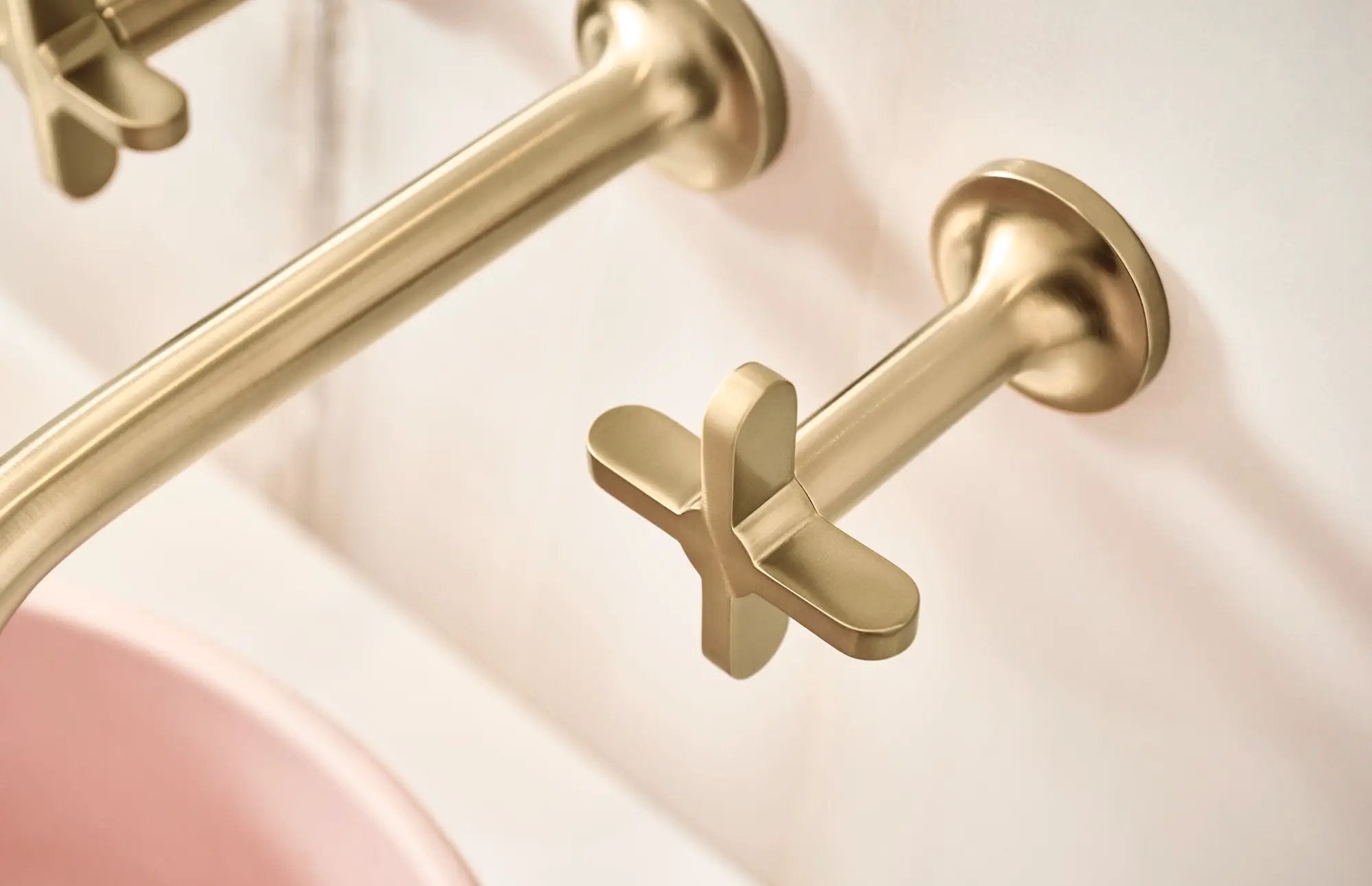luxe gold cross handle