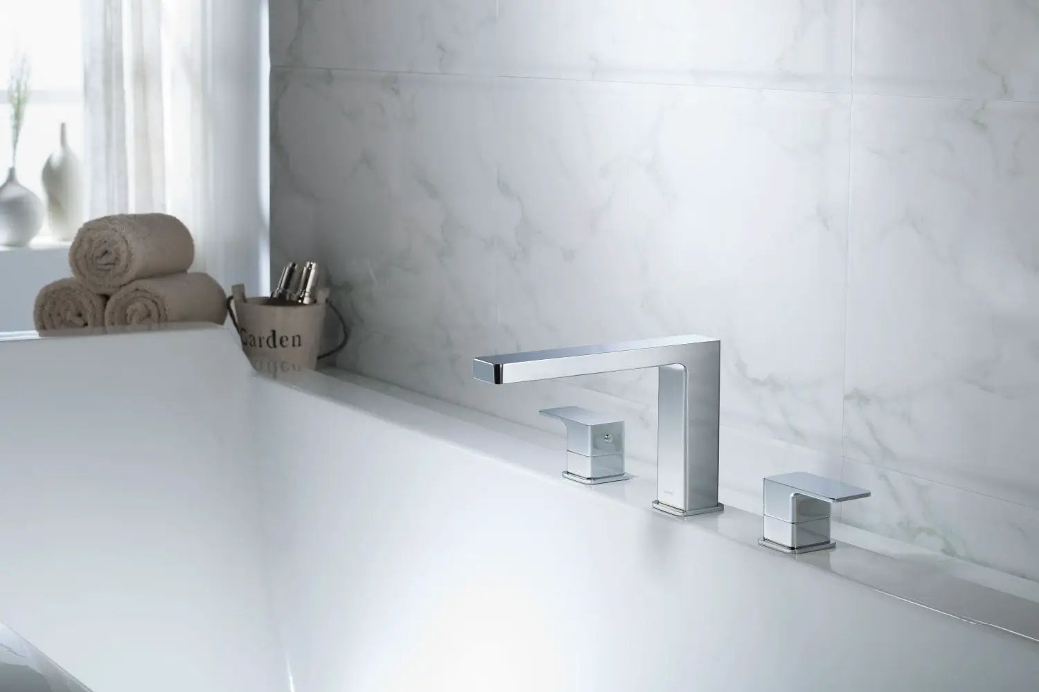 chrome tub faucet