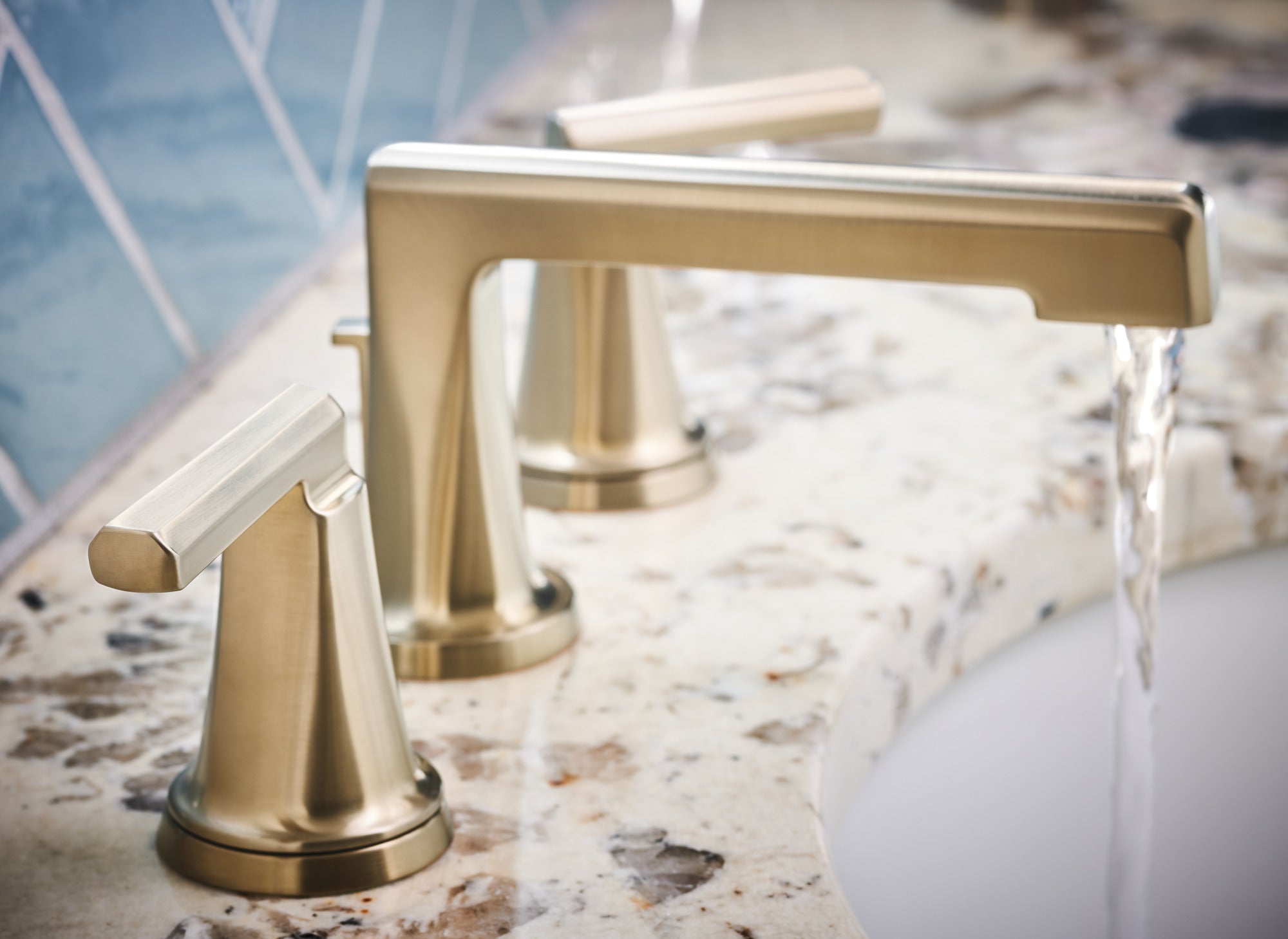 luxe gold lavatory faucet