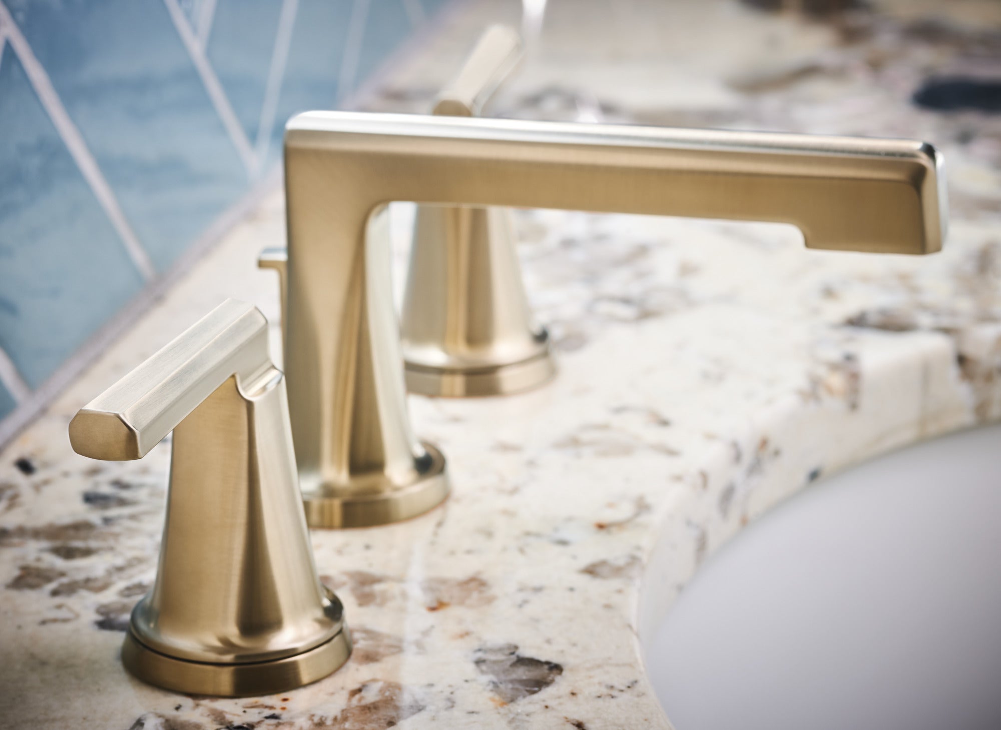 luxe gold lavatory faucet