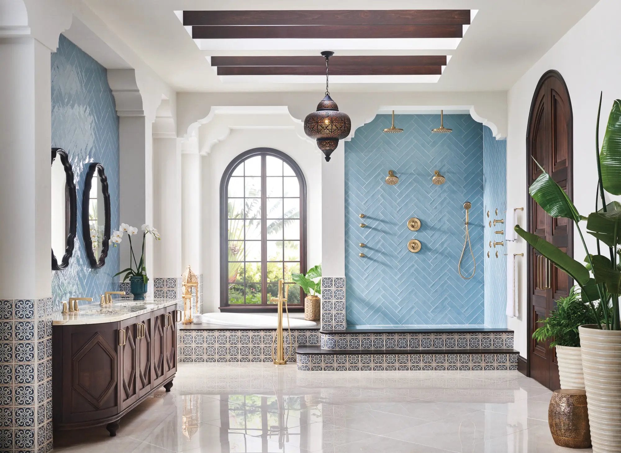 luxe gold shower head