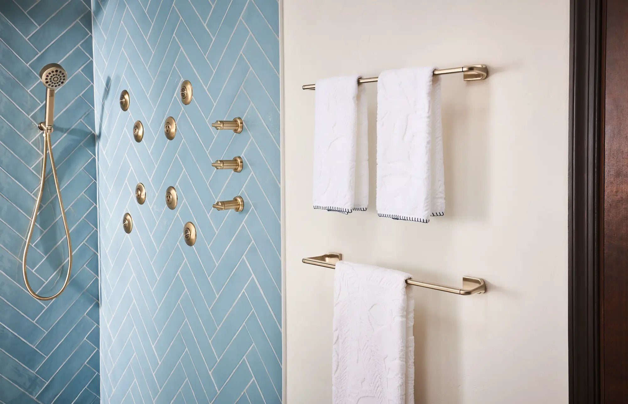 luxe gold handshower