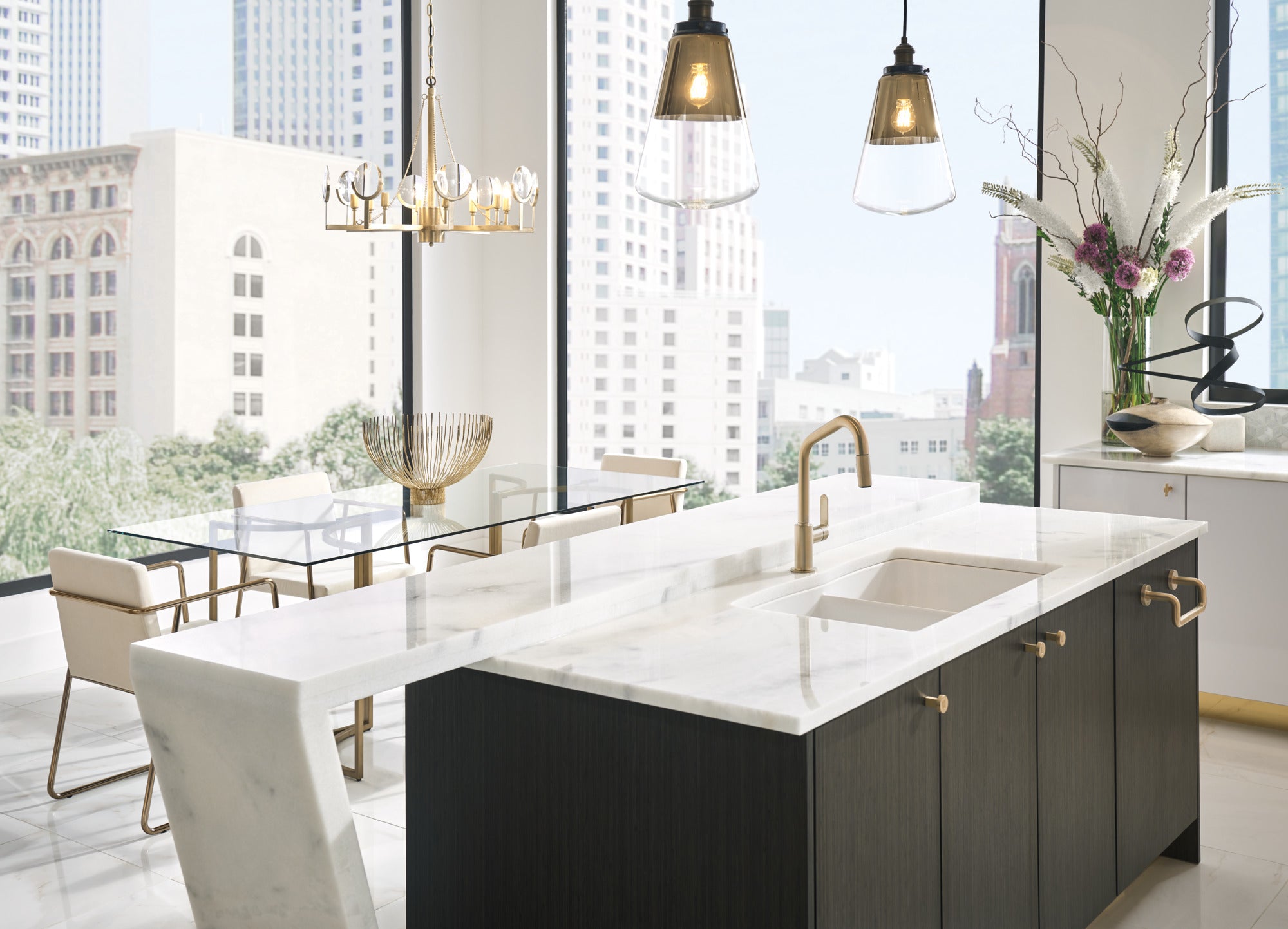luxe gold pull-down faucet