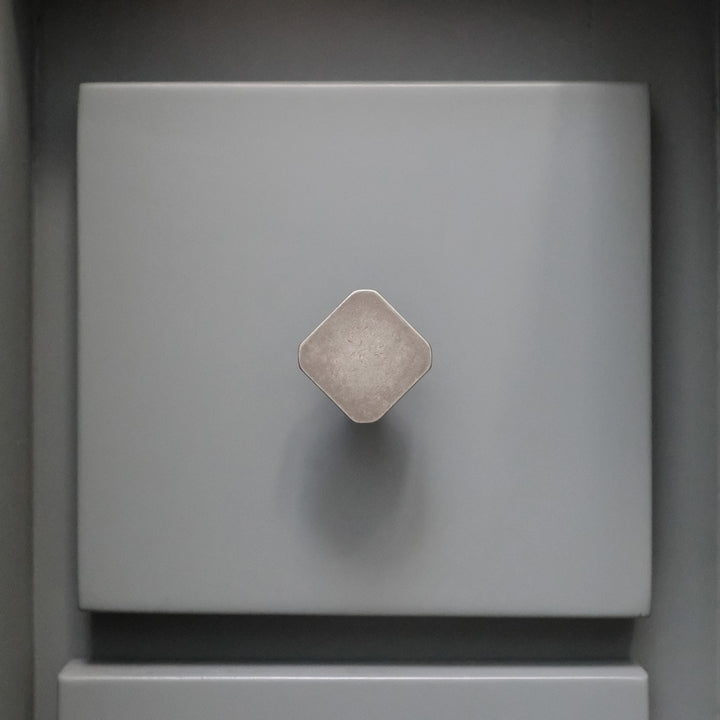 weathered nickel,matte black knob