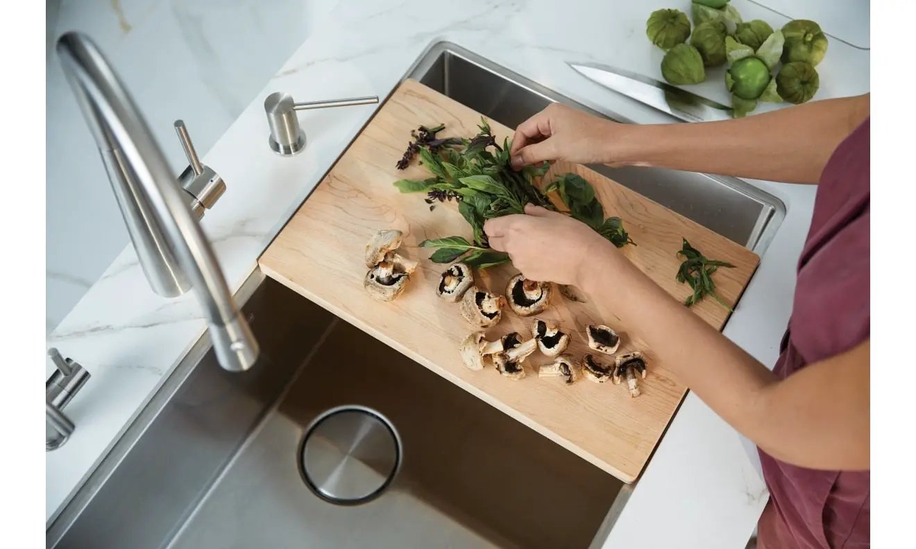 stainless steel sink