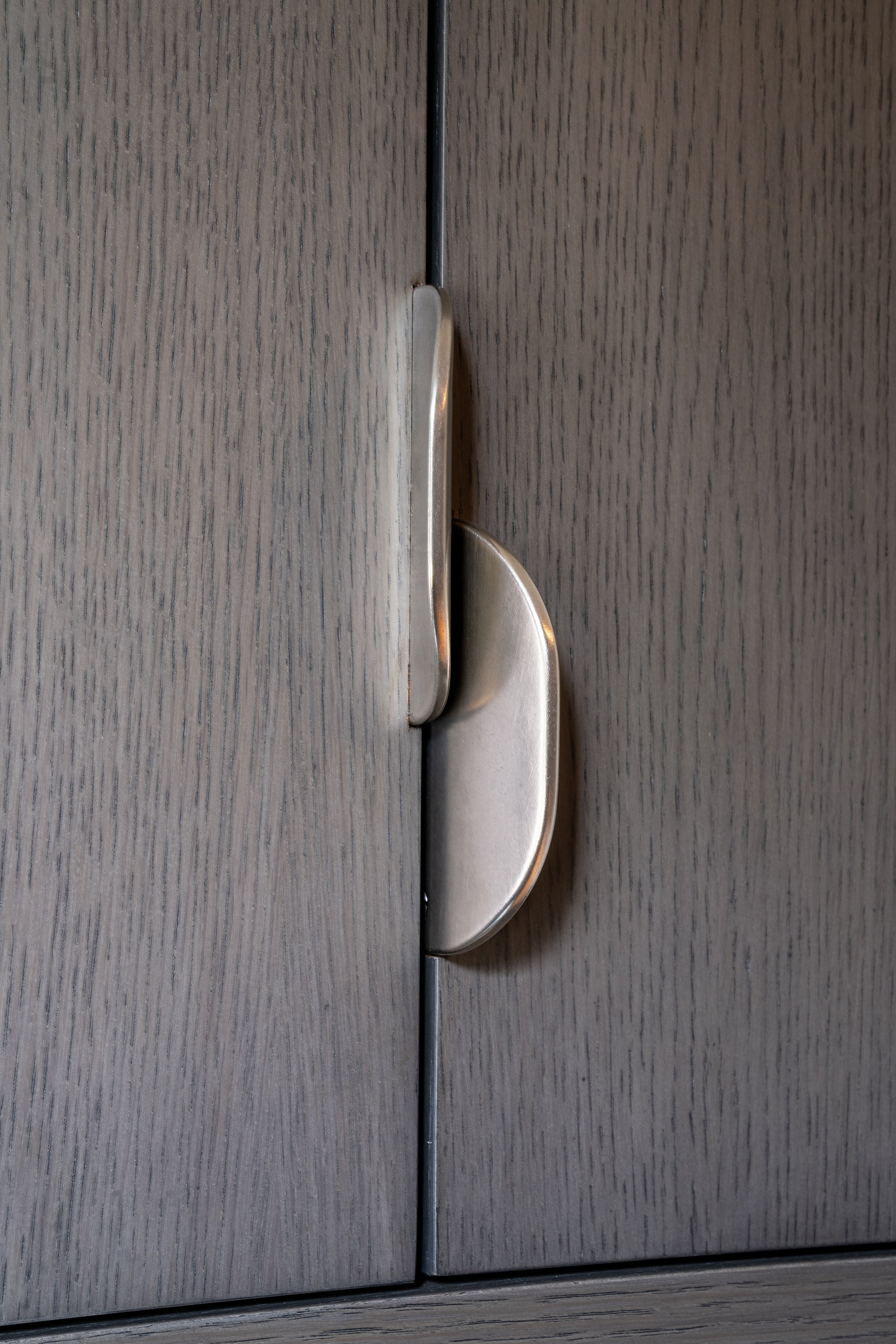 bronze light catch pull