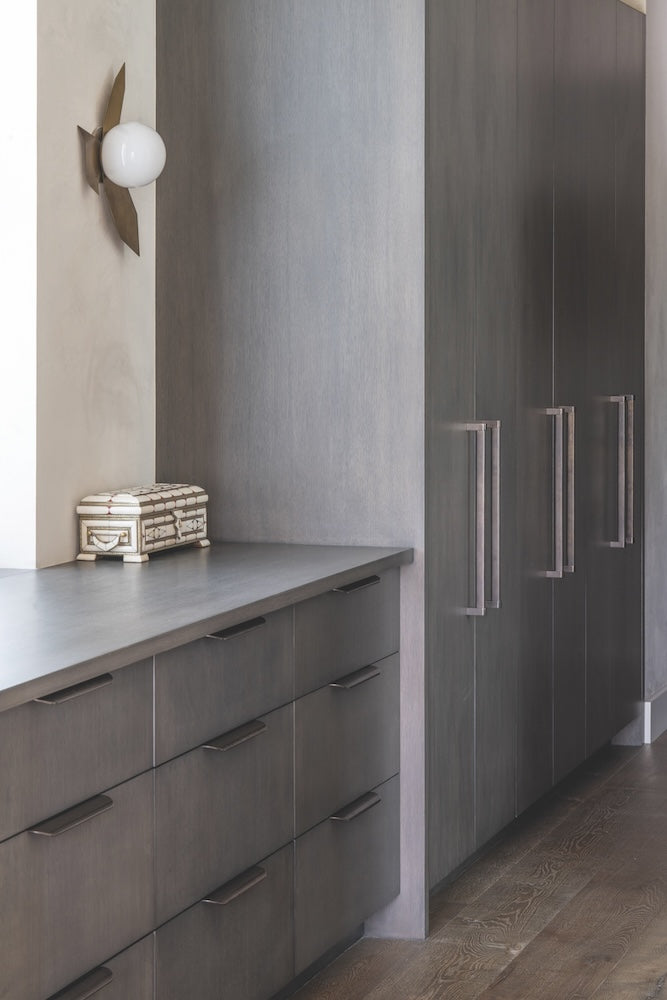 white bronze medium catch pull