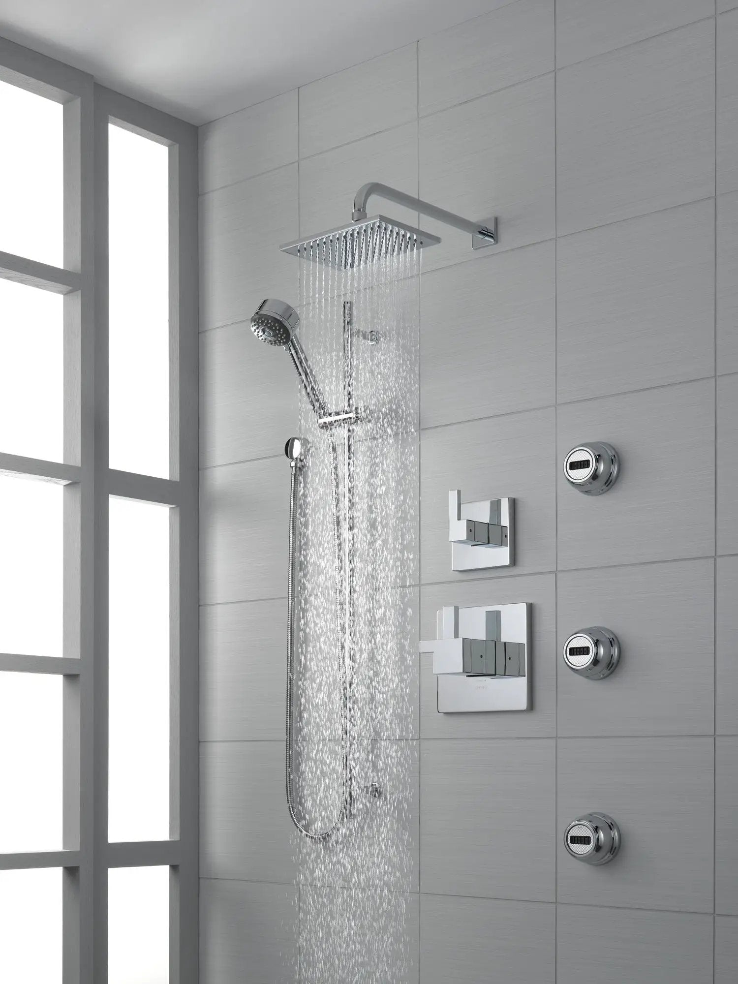 chrome thermostatic valve