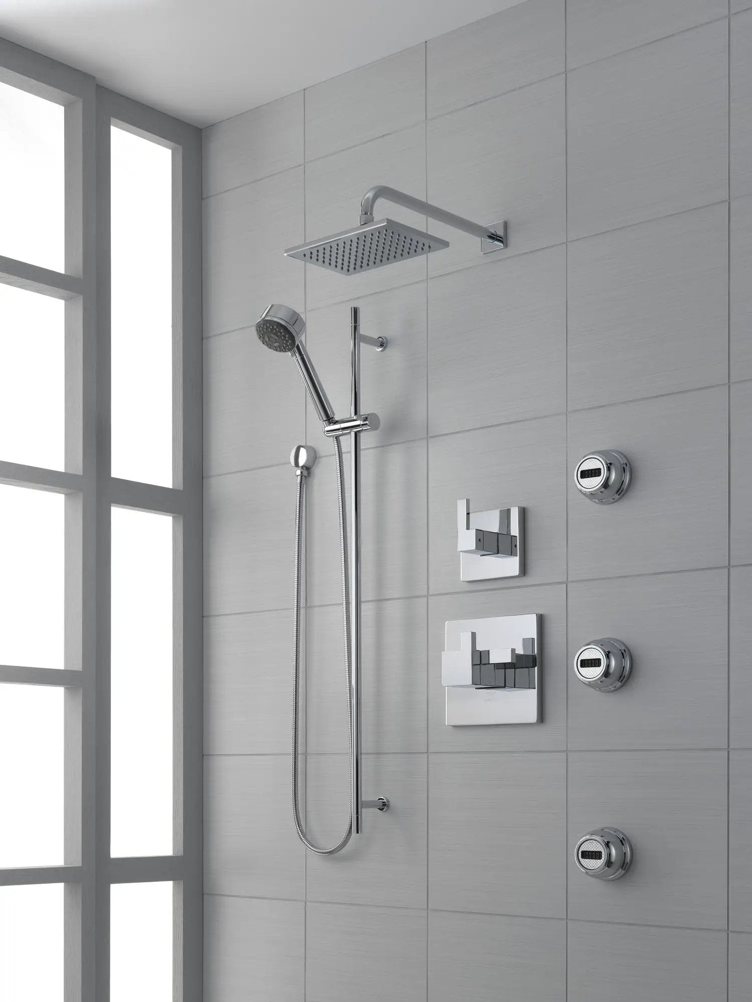 chrome thermostatic valve