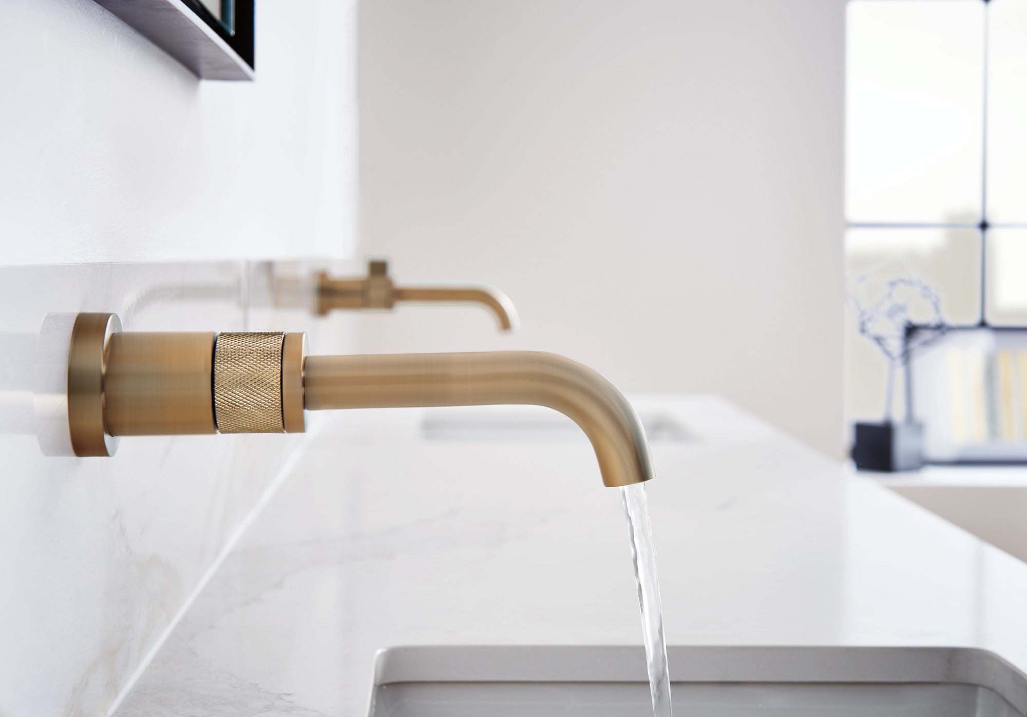 luxe gold lavatory faucet