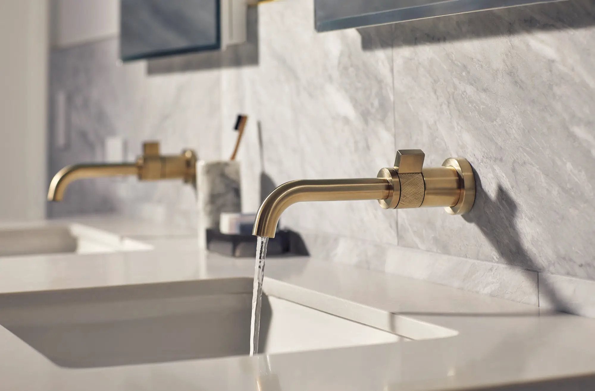luxe gold lavatory faucet