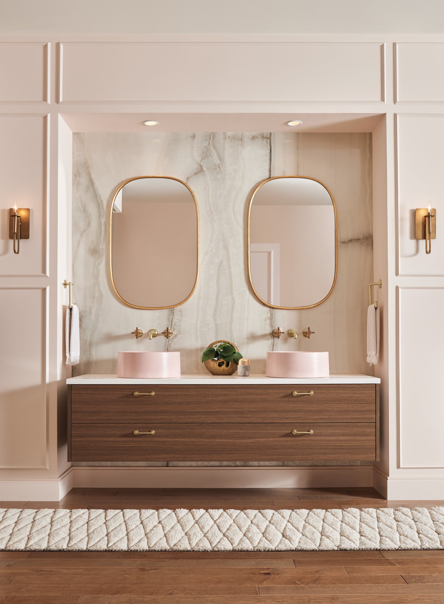 luxe gold lavatory faucet