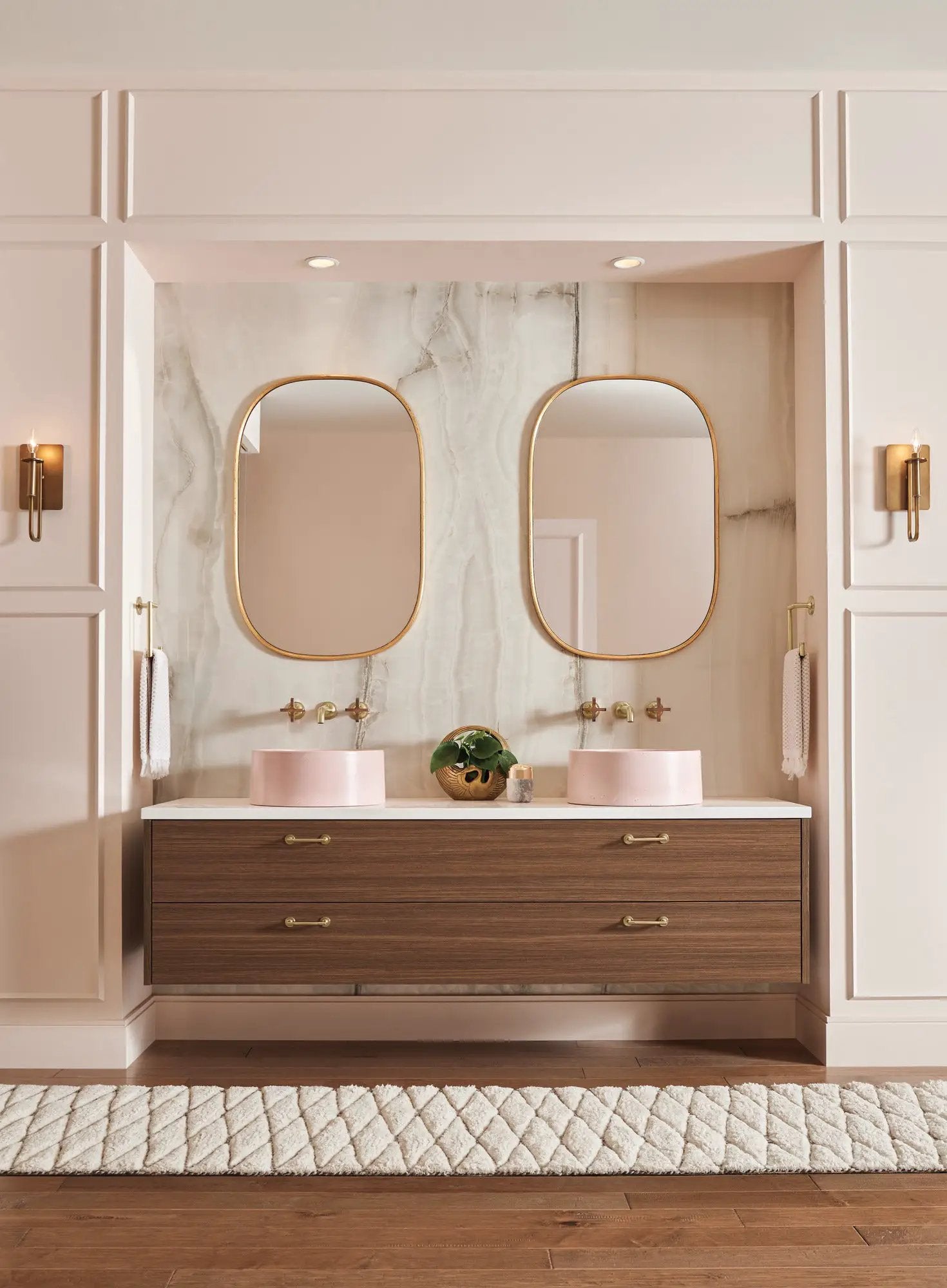 luxe gold light sconce