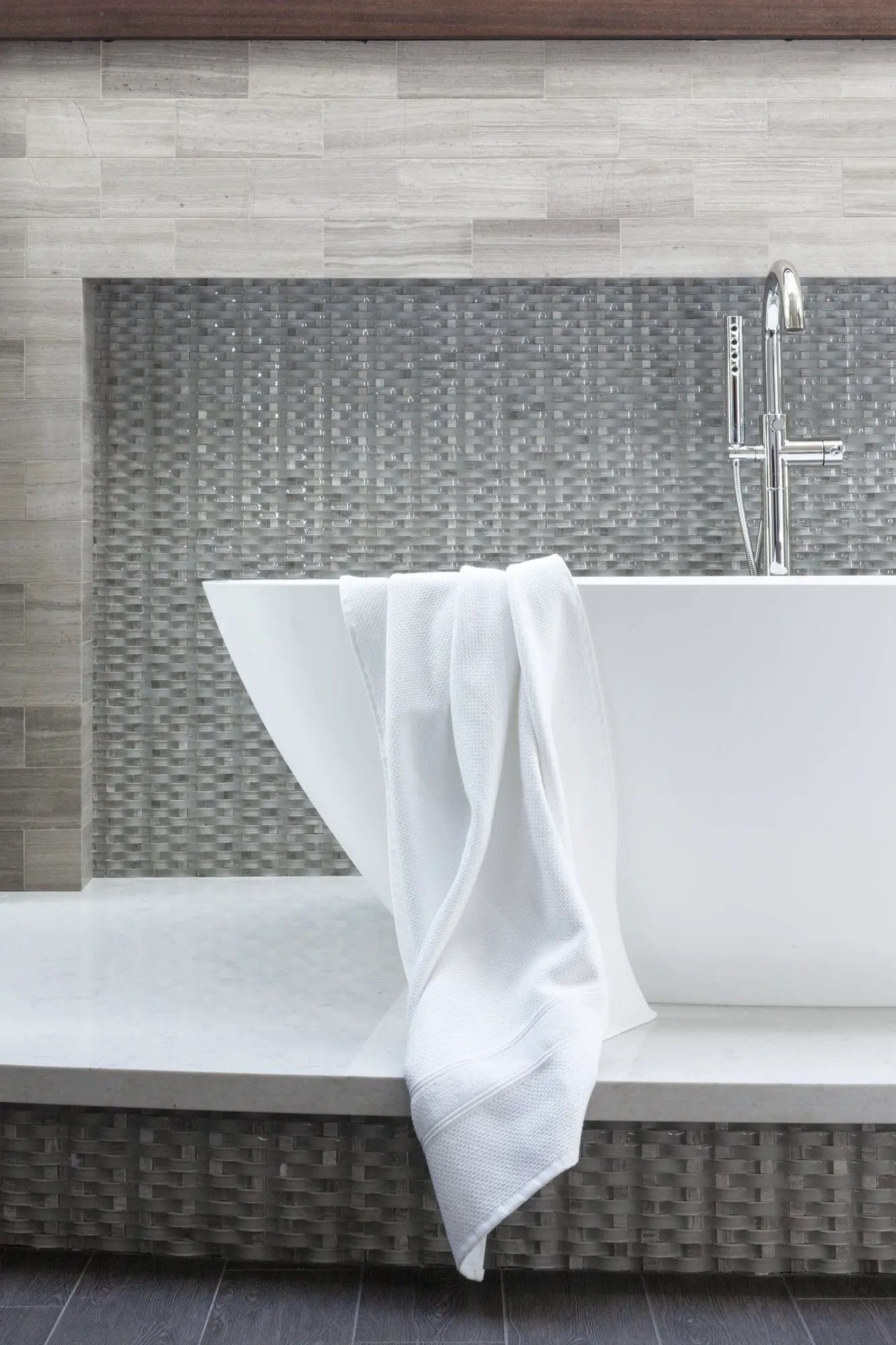 chrome tub filler