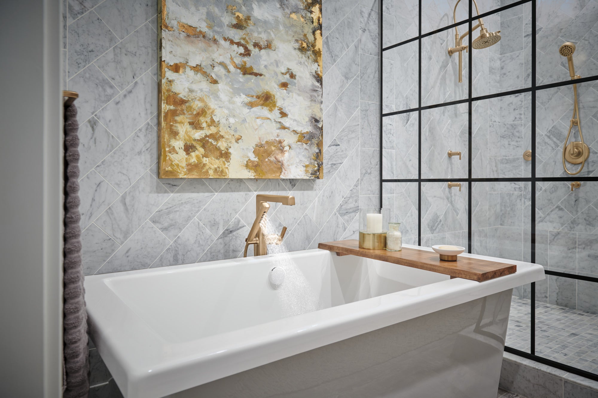 luxe gold showerhead