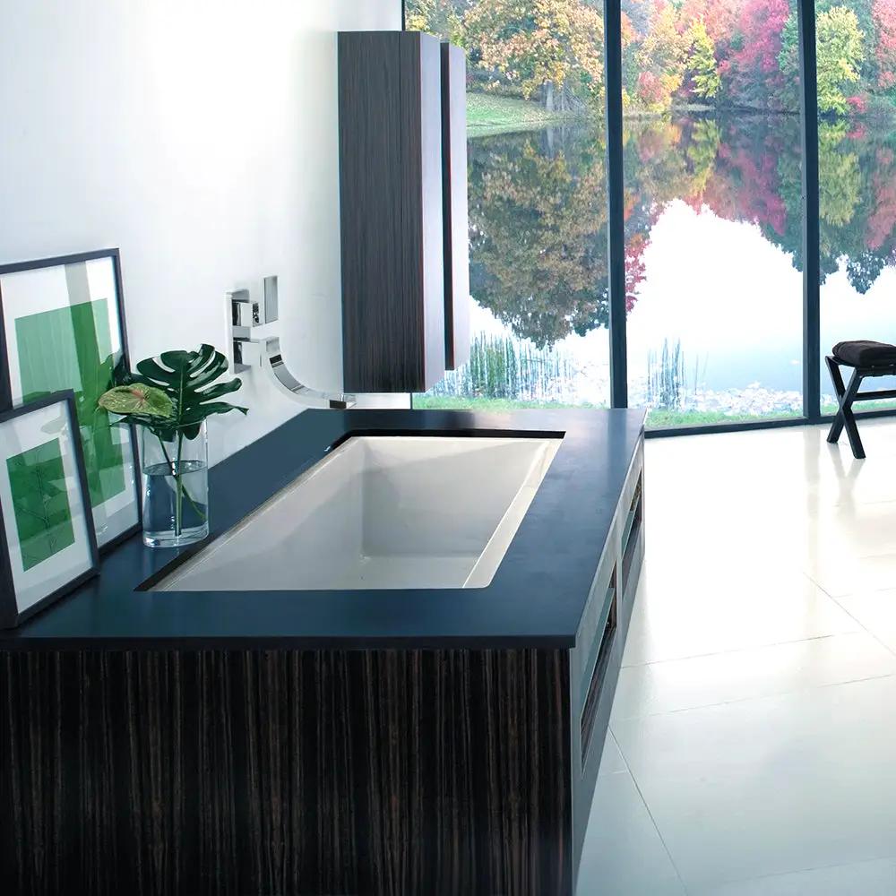 white tub