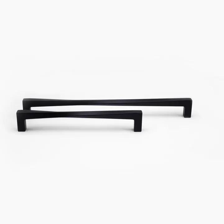 matte black pull