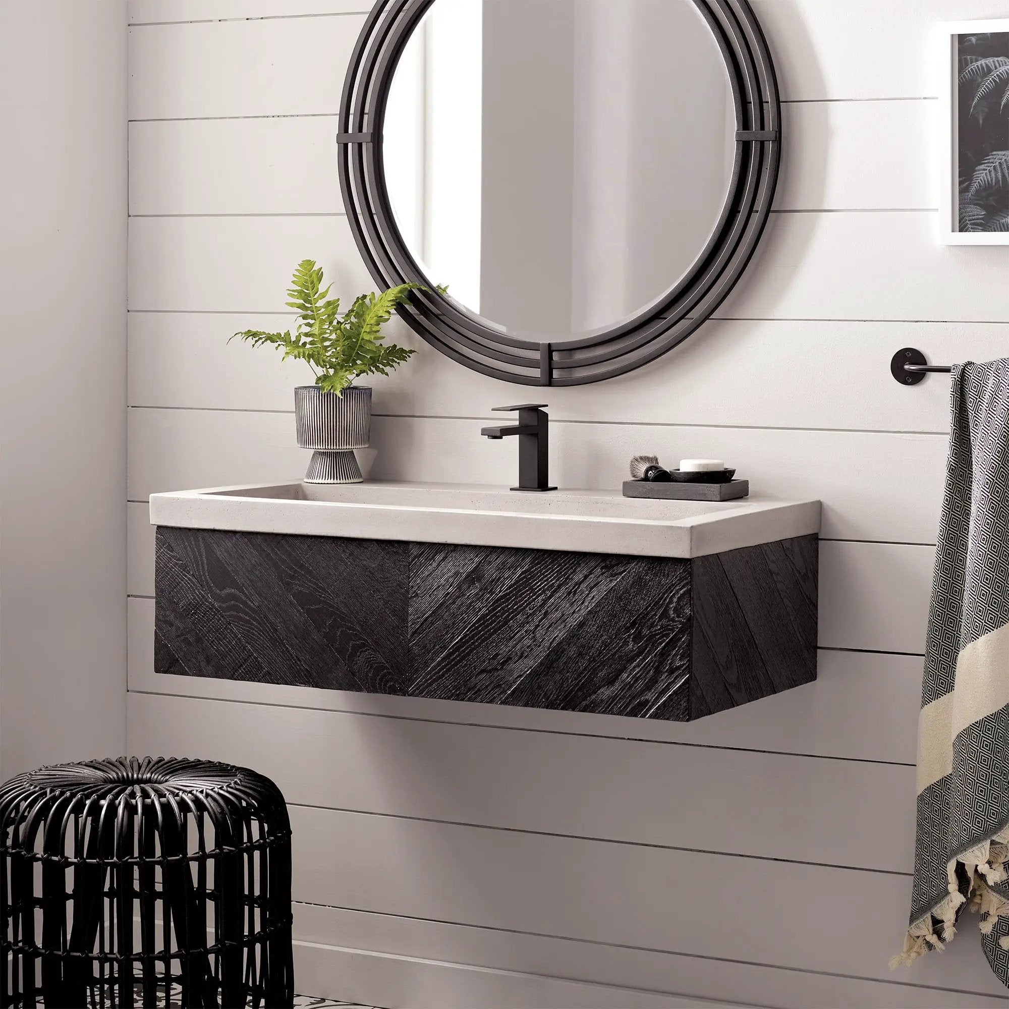 noir vanity